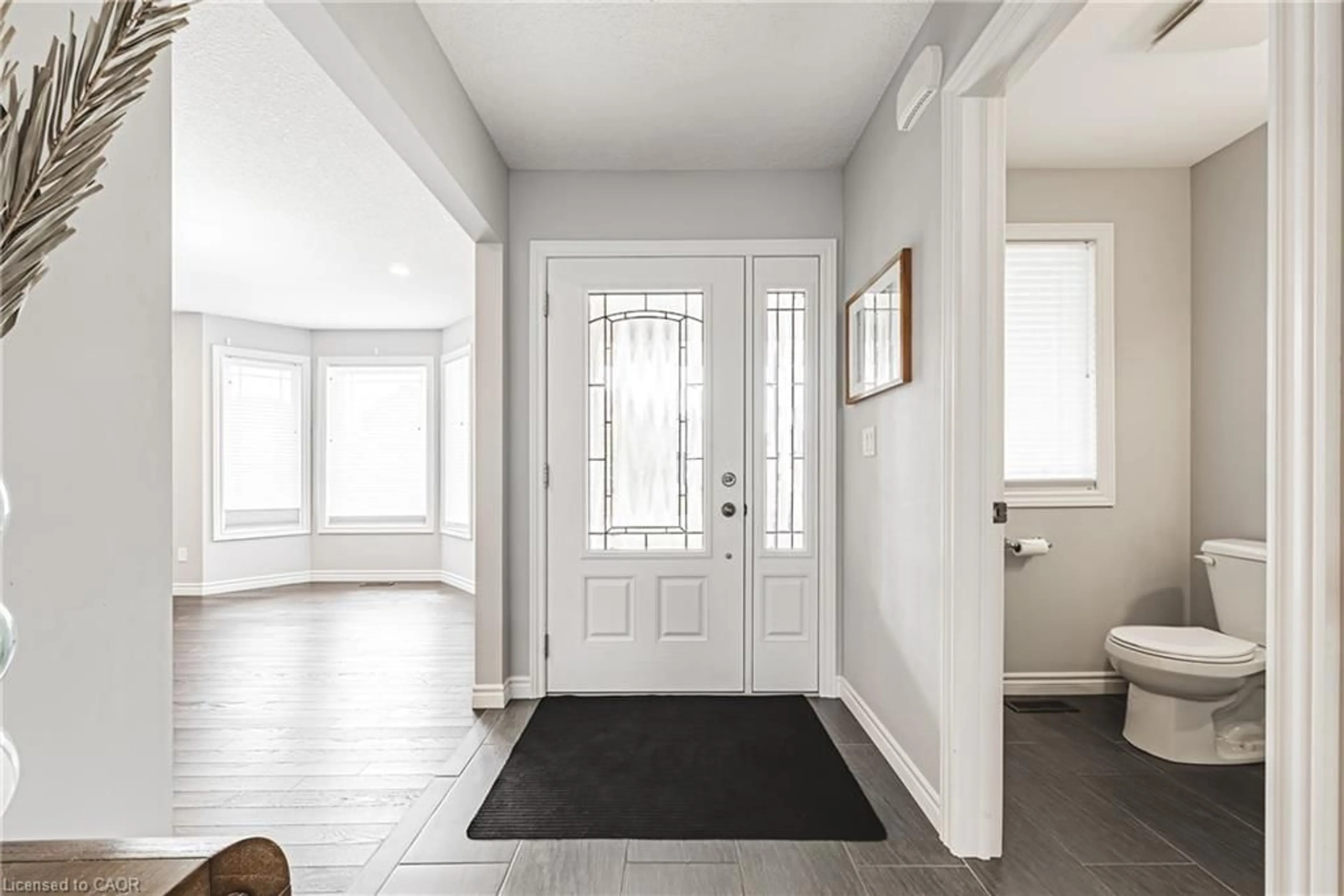 Indoor entryway for 58 Curtis St, Tavistock Ontario N0J 1M0