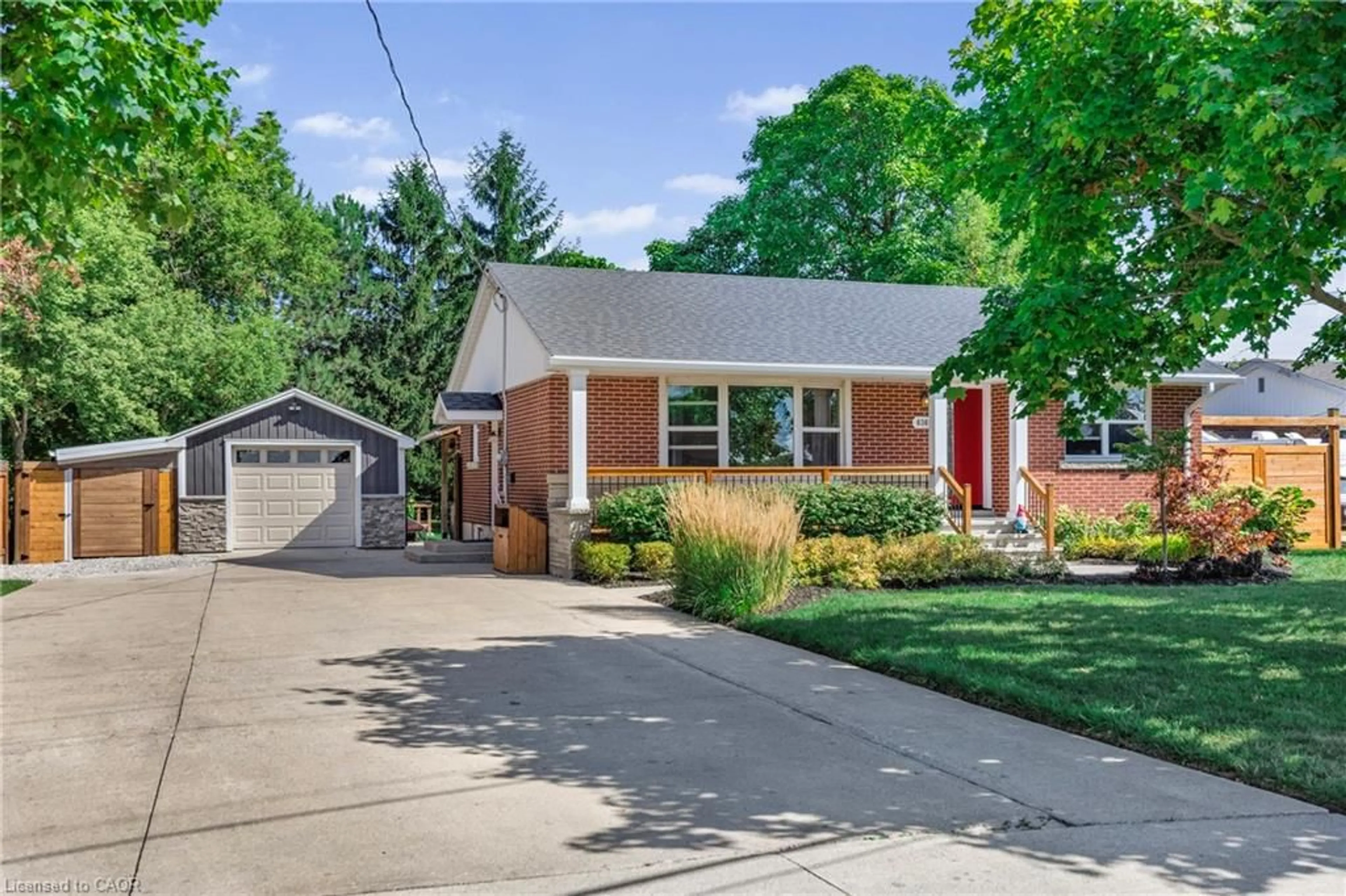 Home with brick exterior material, street for 6369 Townline Rd, Smithville Ontario L0R 2A0