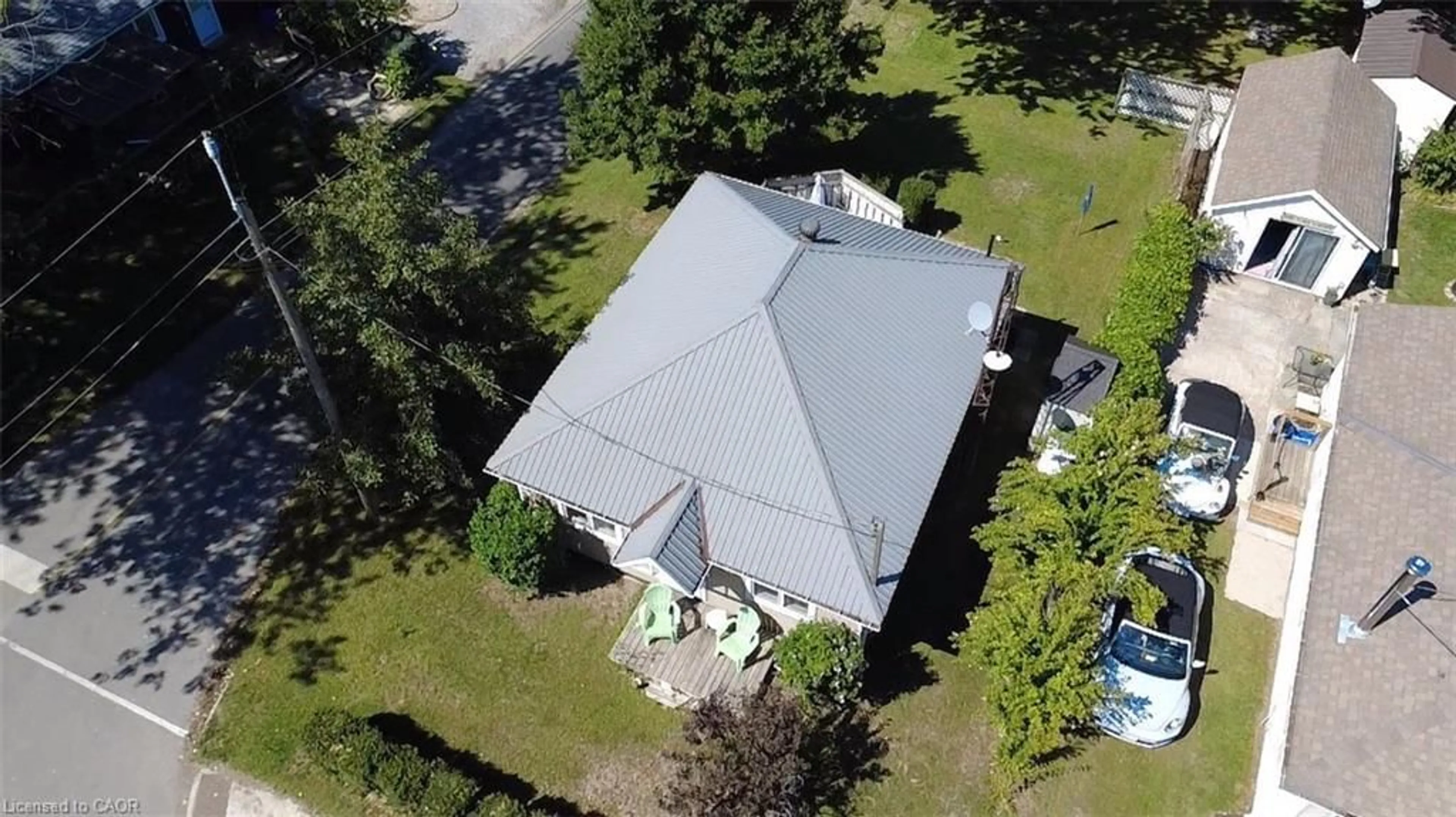 A pic from outside/outdoor area/front of a property/back of a property/a pic from drone, building for 88 Erie Blvd, Long Point Ontario N0E 1M0