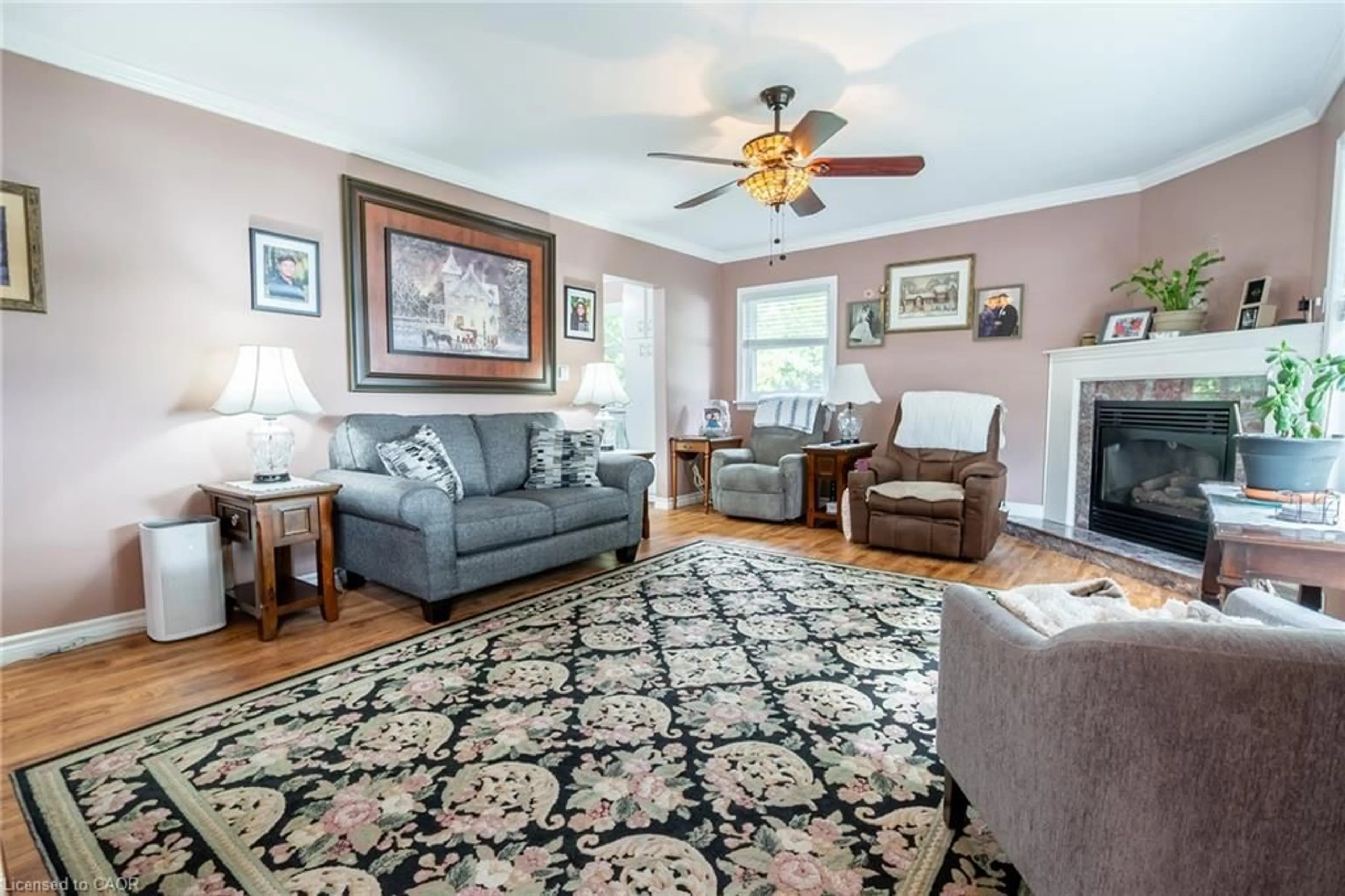Living room with furniture, unknown for 187 Blue Water Parkway Pky, Selkirk Ontario N0A 1P0