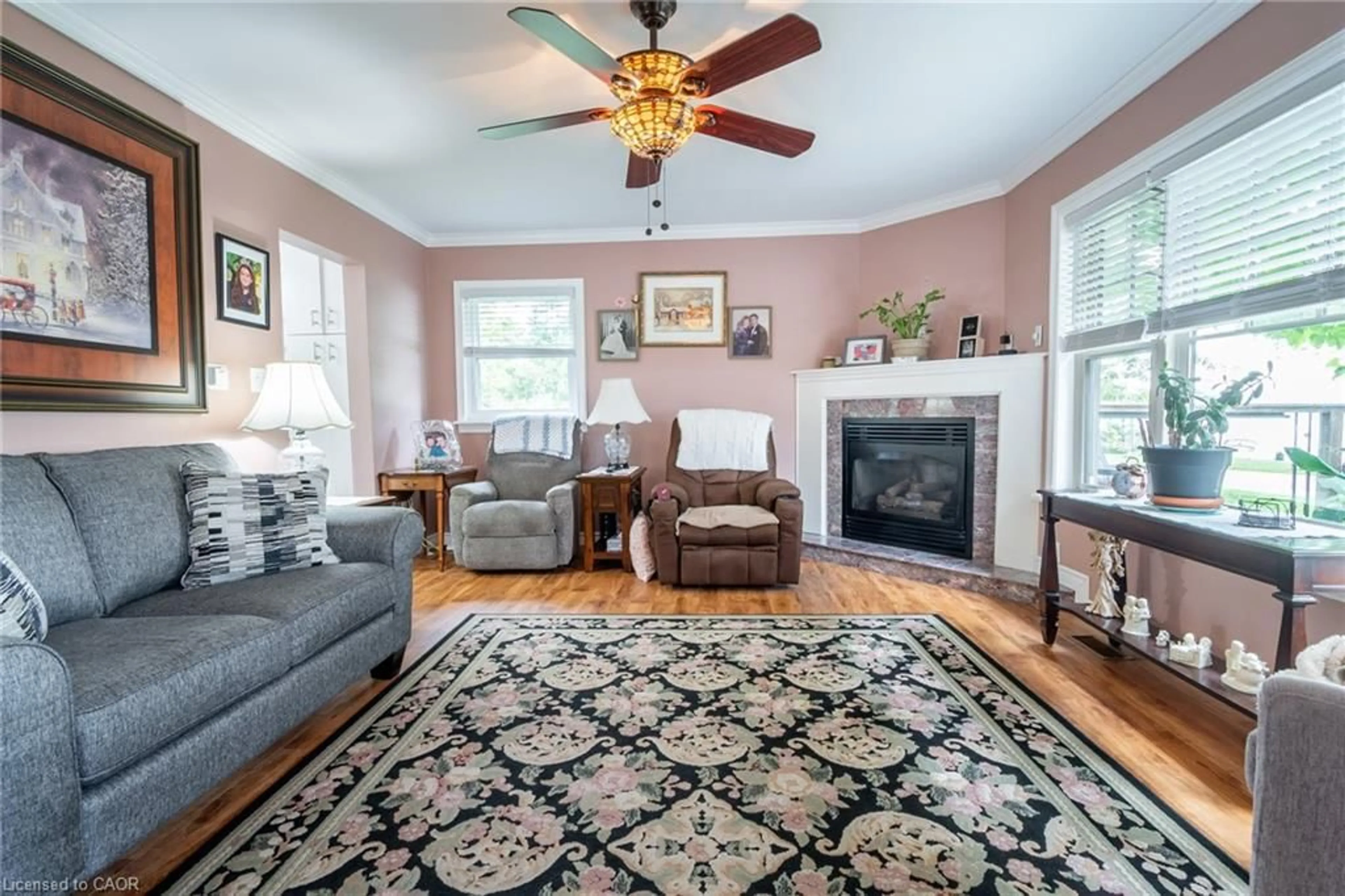 Living room with furniture, unknown for 187 Blue Water Parkway Pky, Selkirk Ontario N0A 1P0