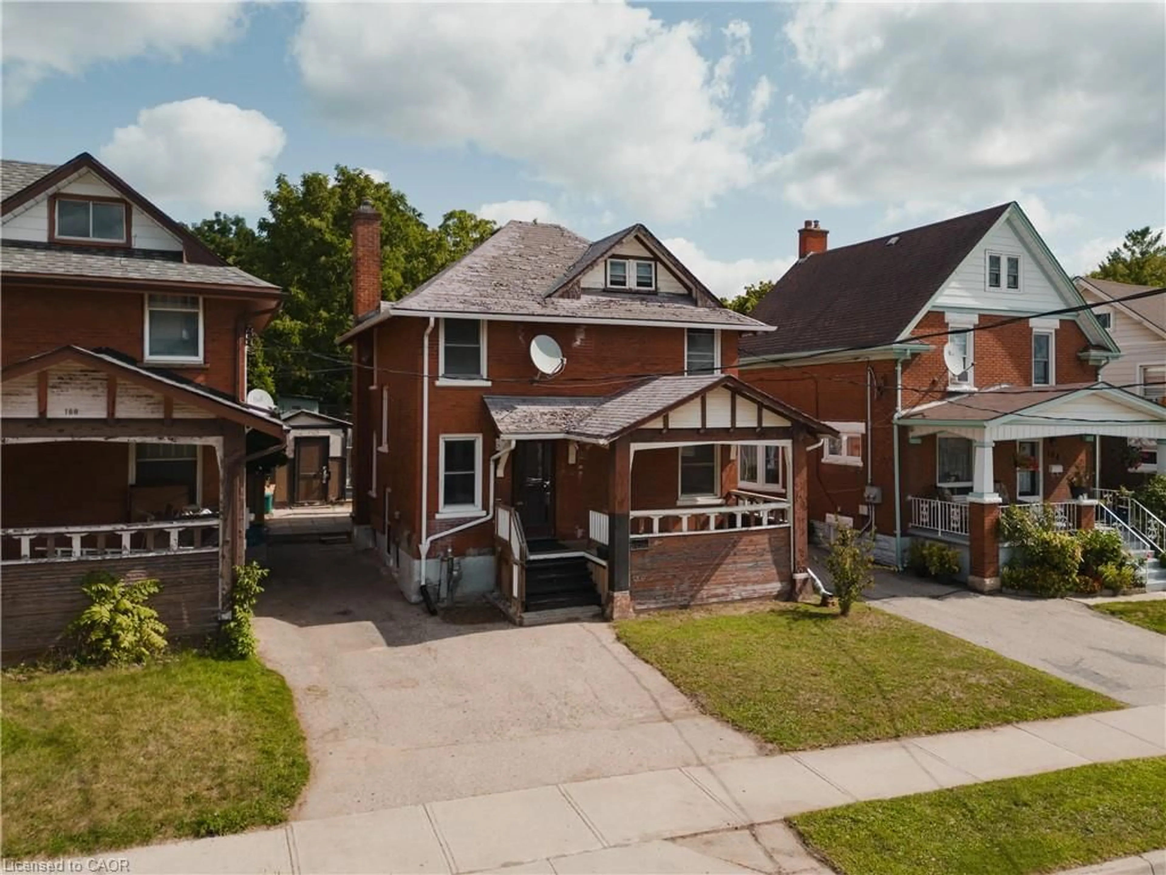 Home with brick exterior material, street for 190 Courtland Ave, Kitchener Ontario N2G 2V4