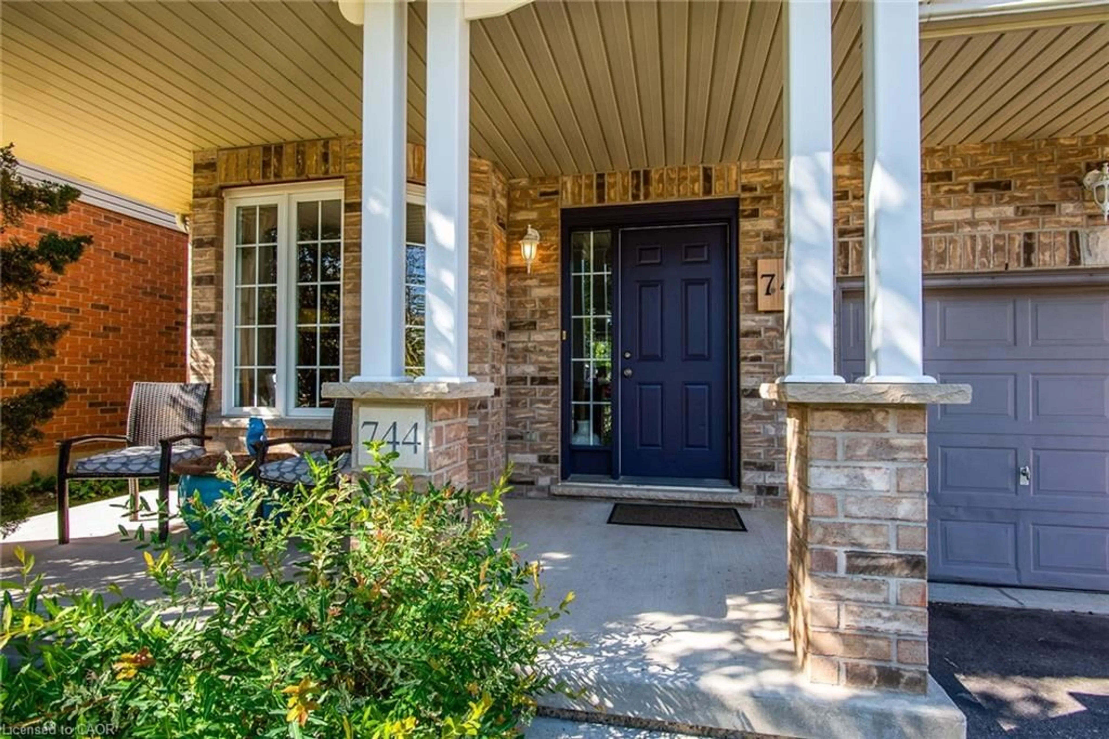 Indoor entryway for 744 Keats Way, Waterloo Ontario N2T 2Y3