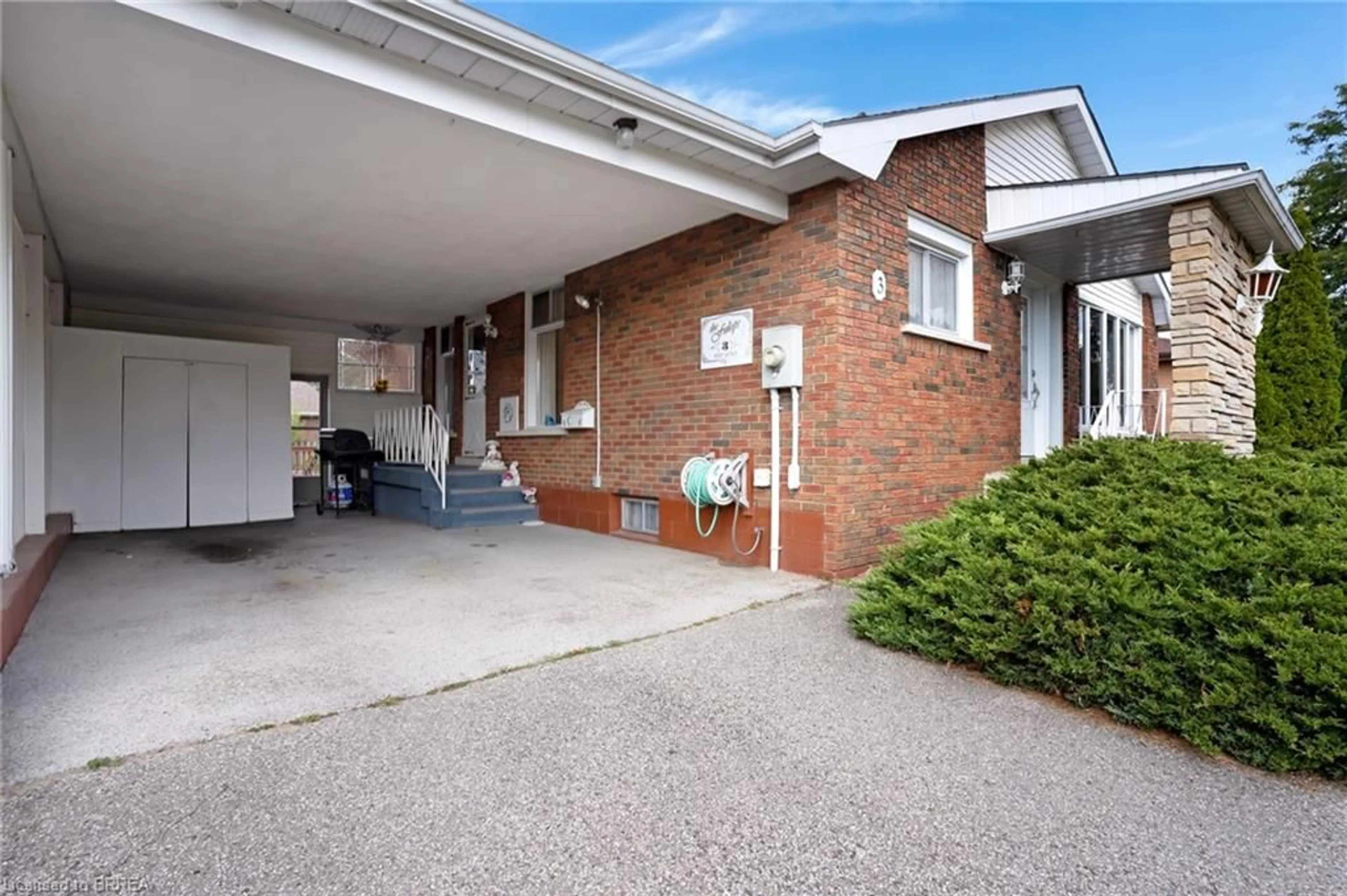 Unknown for 3 Kent Rd, Brantford Ontario N3R 5G5