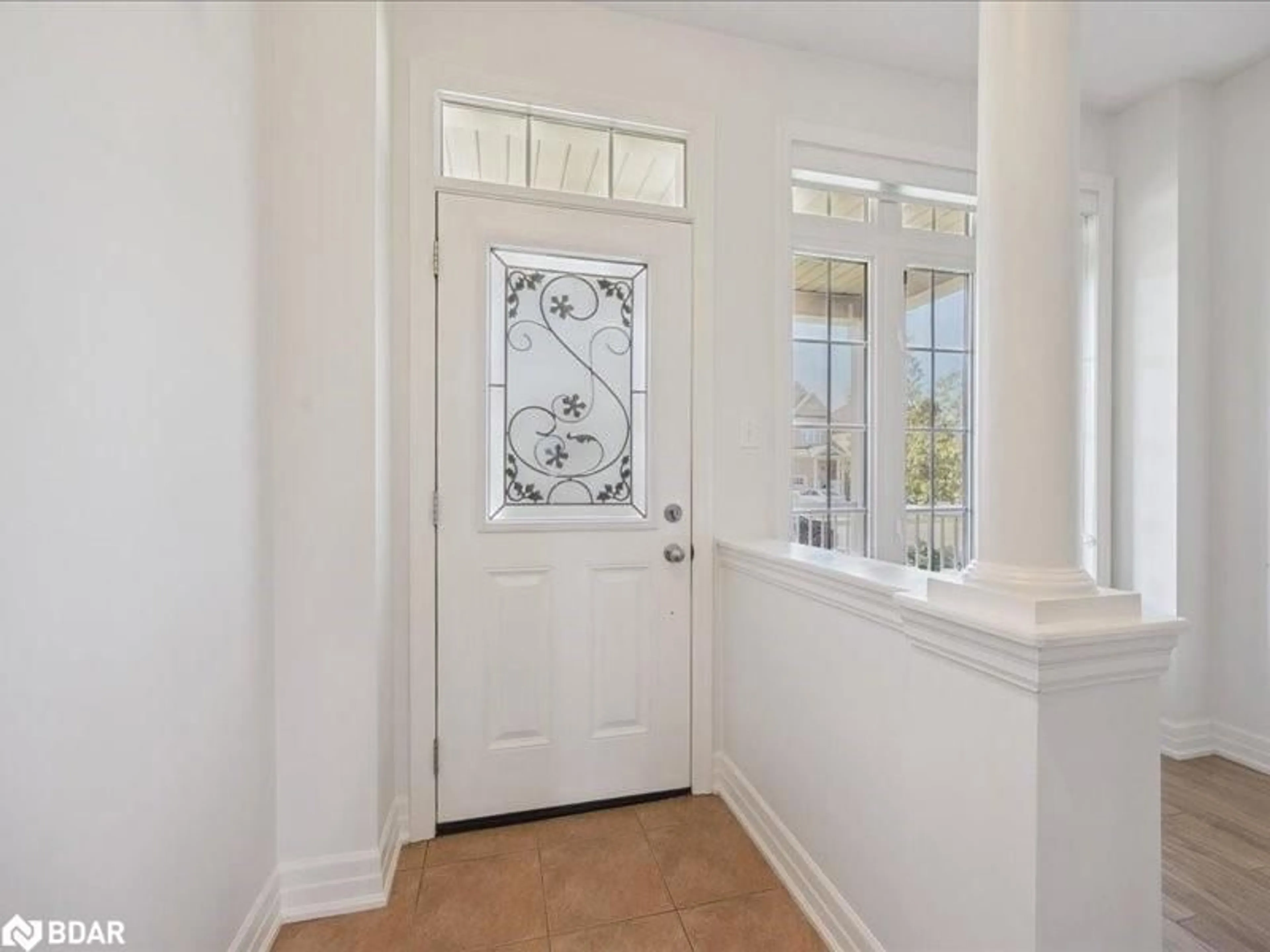 Indoor entryway for 2170 Galloway St, Alcona Ontario L9S 0H3