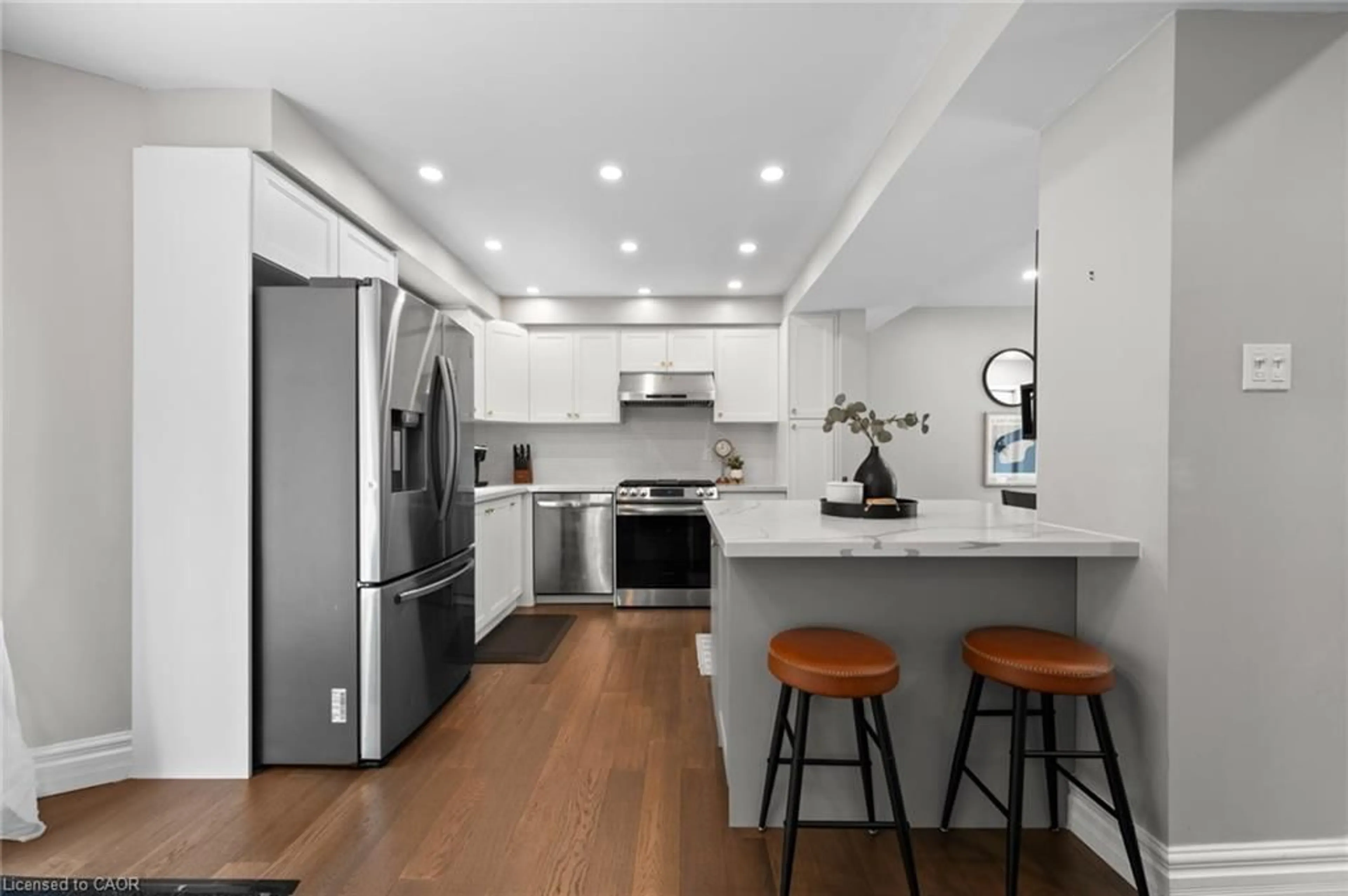 Open concept kitchen, unknown for 6682 Snow Goose Lane, Mississauga Ontario L5N 5H8