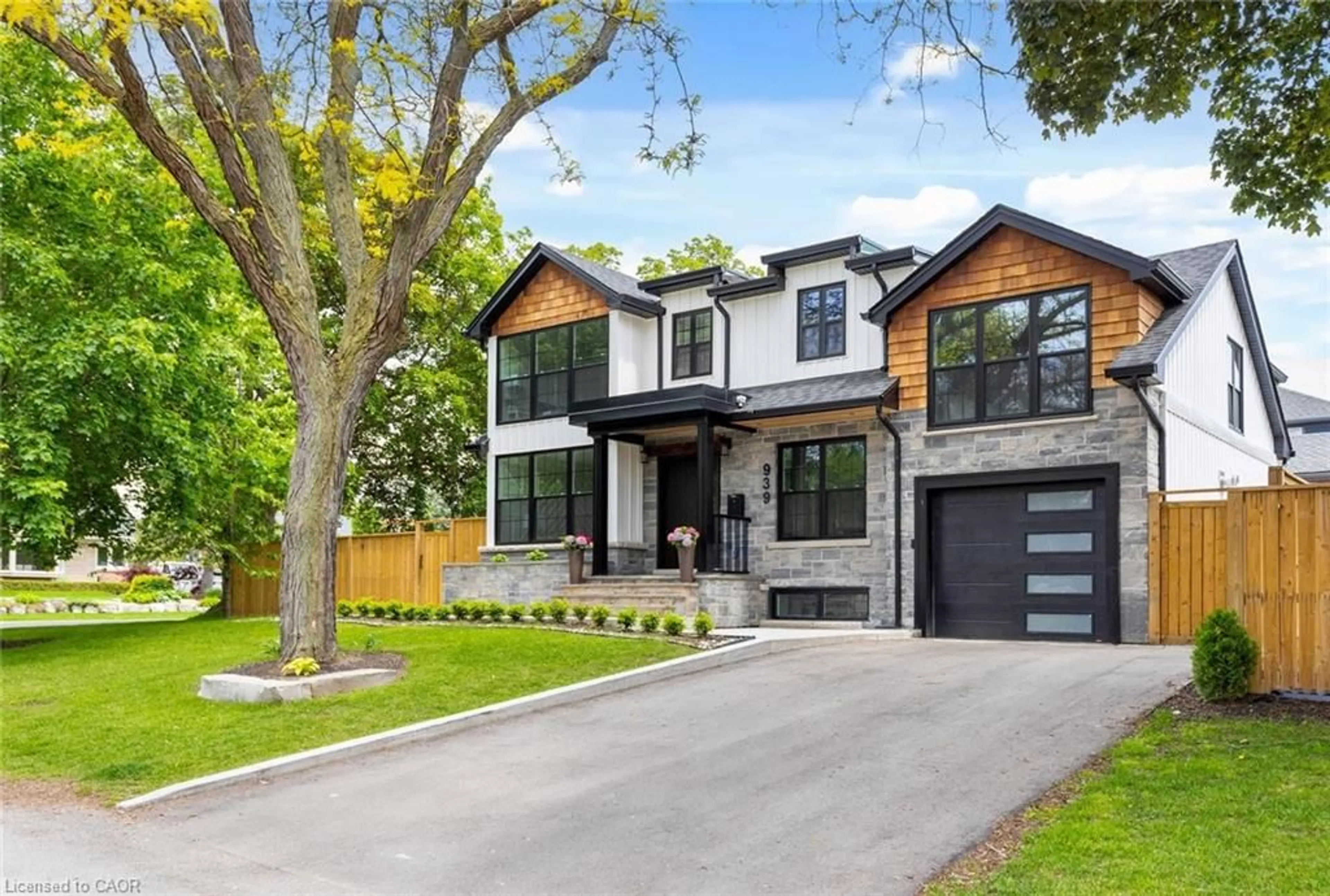 Home with brick exterior material, street for 939 Teal Dr, Burlington Ontario L7T 2Y9