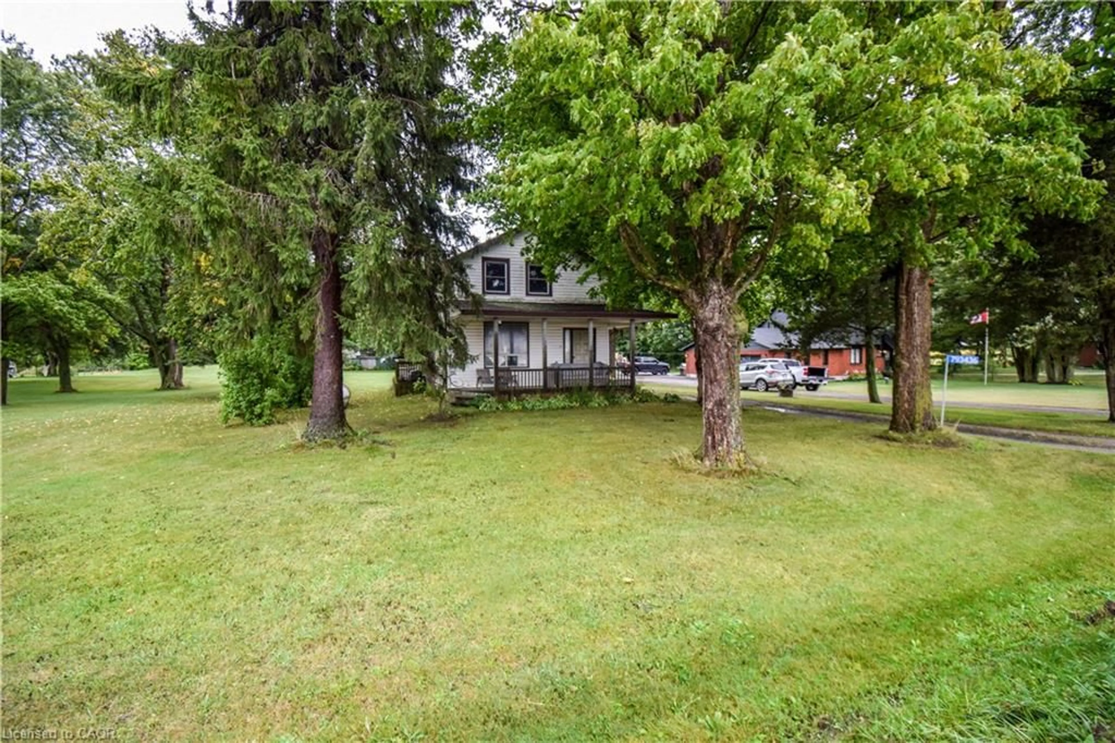 A pic from outside/outdoor area/front of a property/back of a property/a pic from drone, street for 793436 Slant Road R.R.3 Rd, Norwich Ontario N0J 1P0