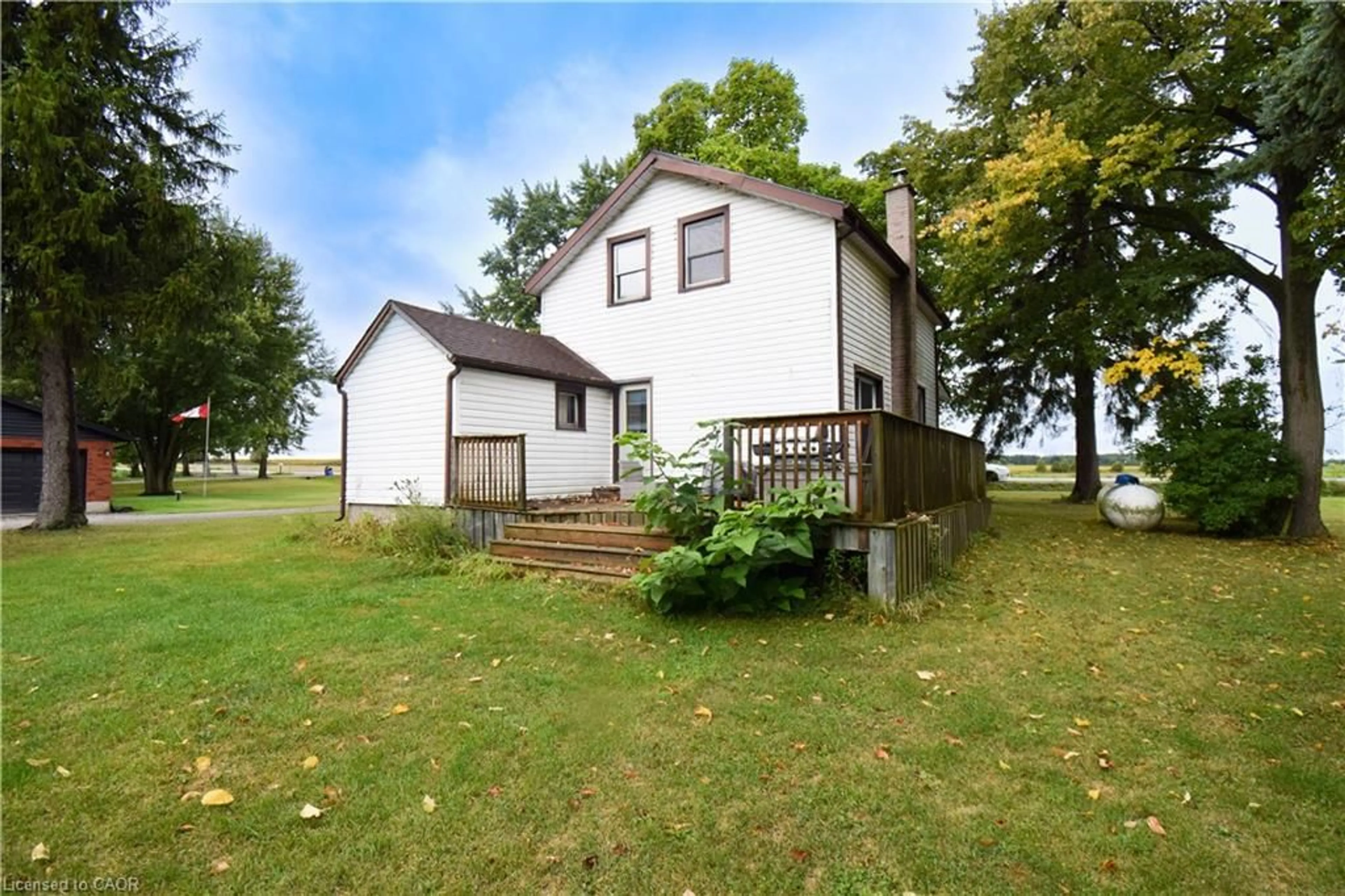 A pic from outside/outdoor area/front of a property/back of a property/a pic from drone, water/lake/river/ocean view for 793436 Slant Road R.R.3 Rd, Norwich Ontario N0J 1P0