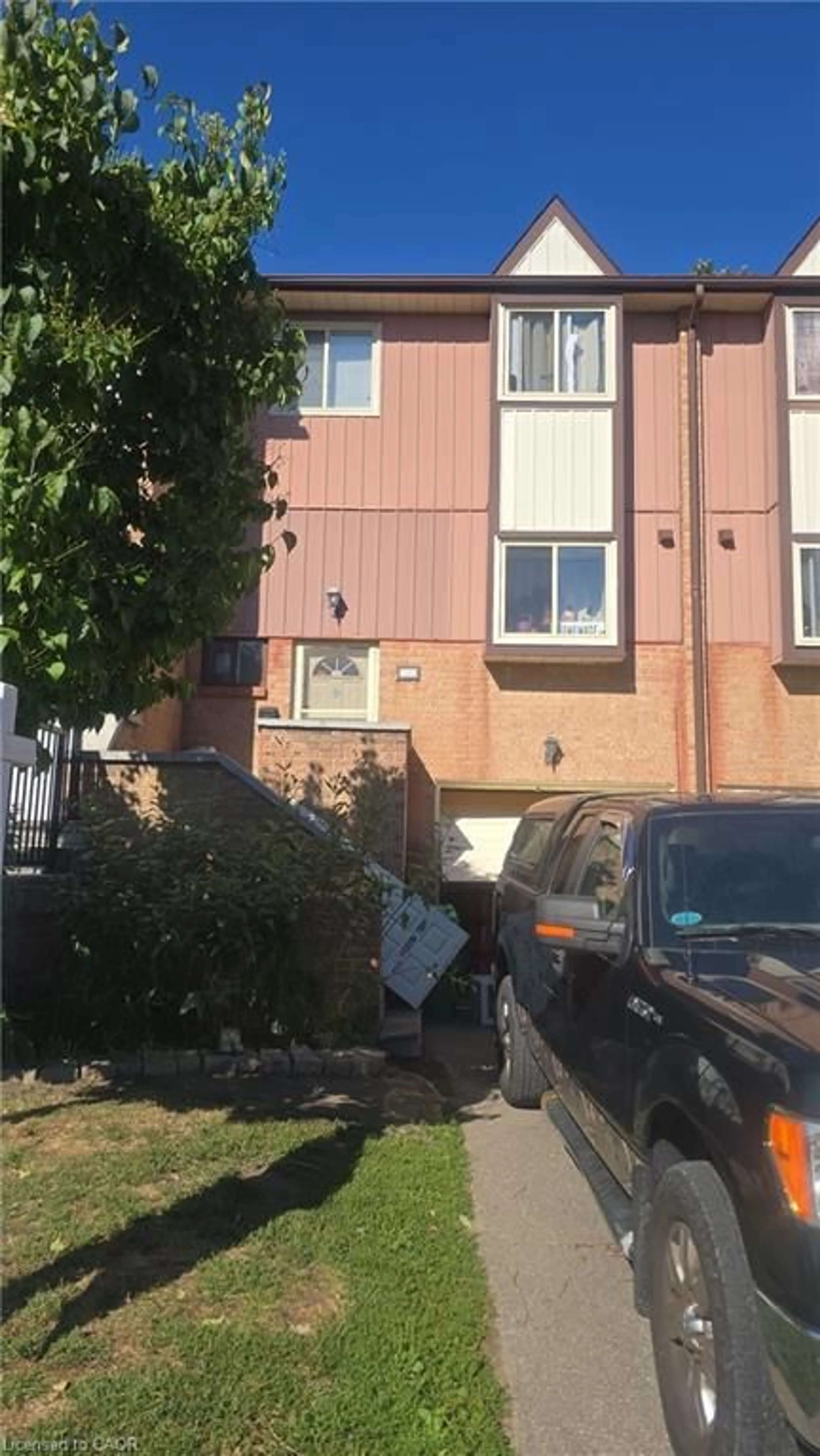 Unknown for 112 Baronwood Crt, Brampton Ontario L6V 3H7