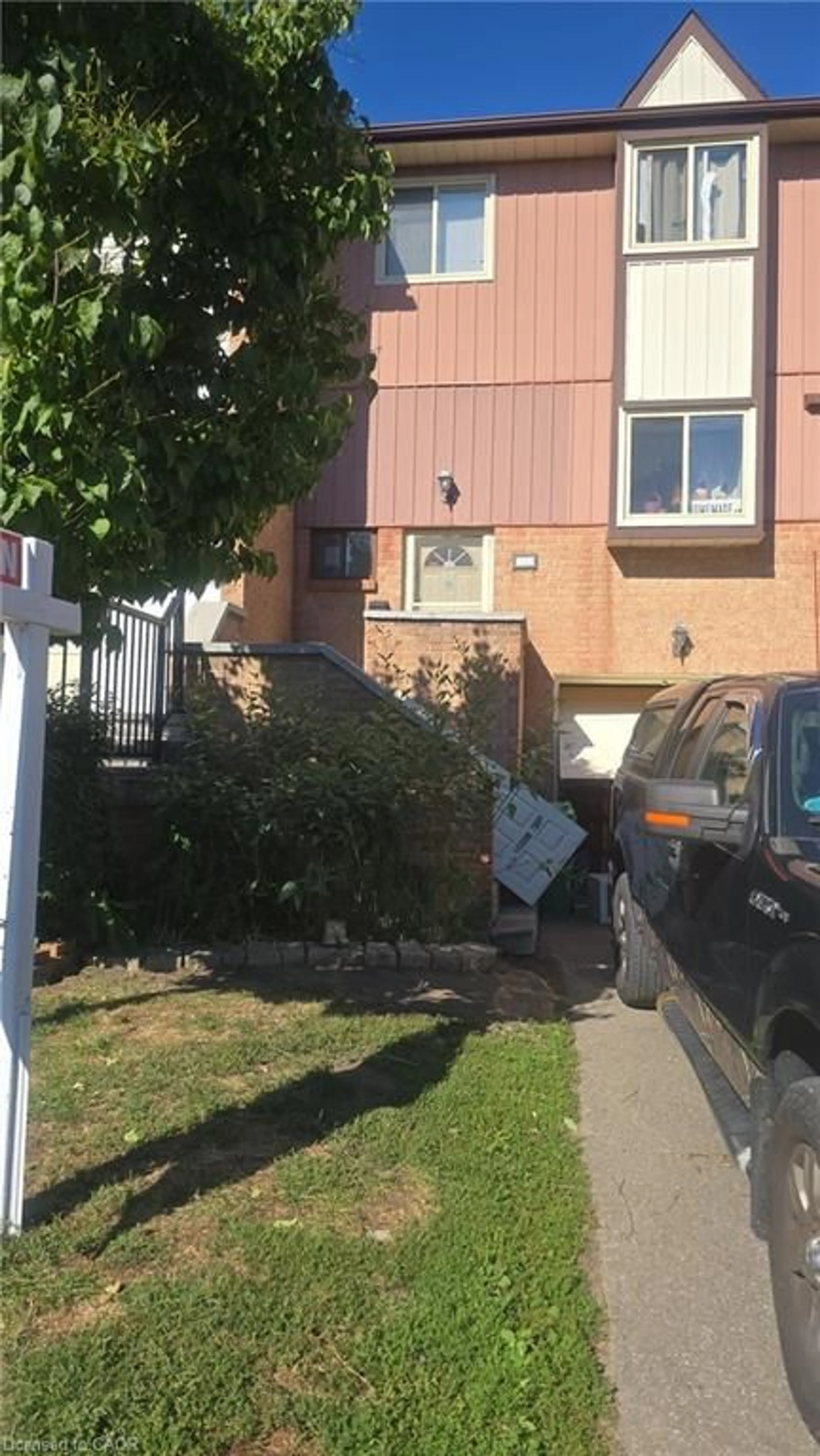 Unknown for 112 Baronwood Crt, Brampton Ontario L6V 3H7