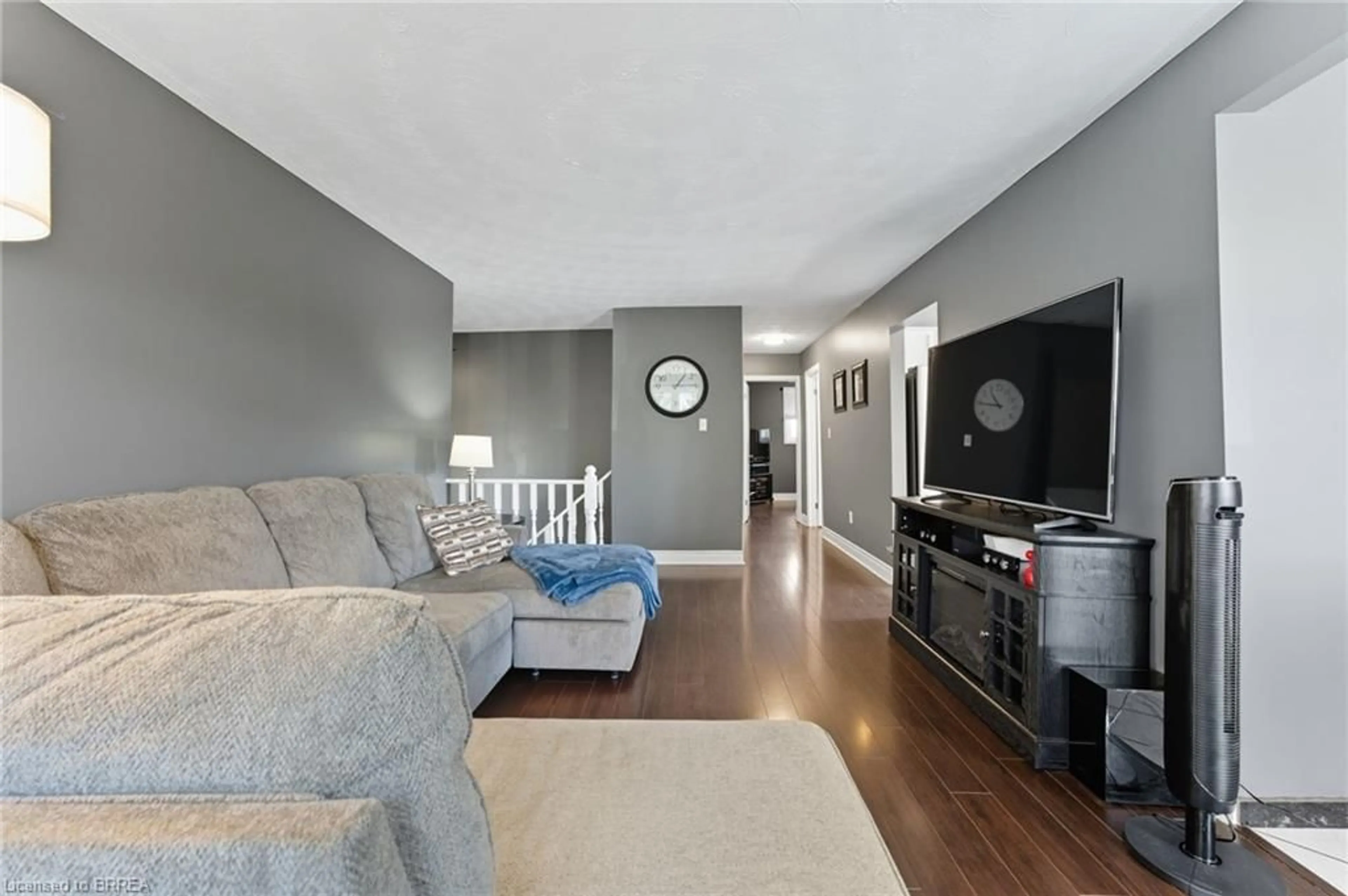 Living room with furniture, unknown for 50 Viscount Rd, Brantford Ontario N3P 1P1