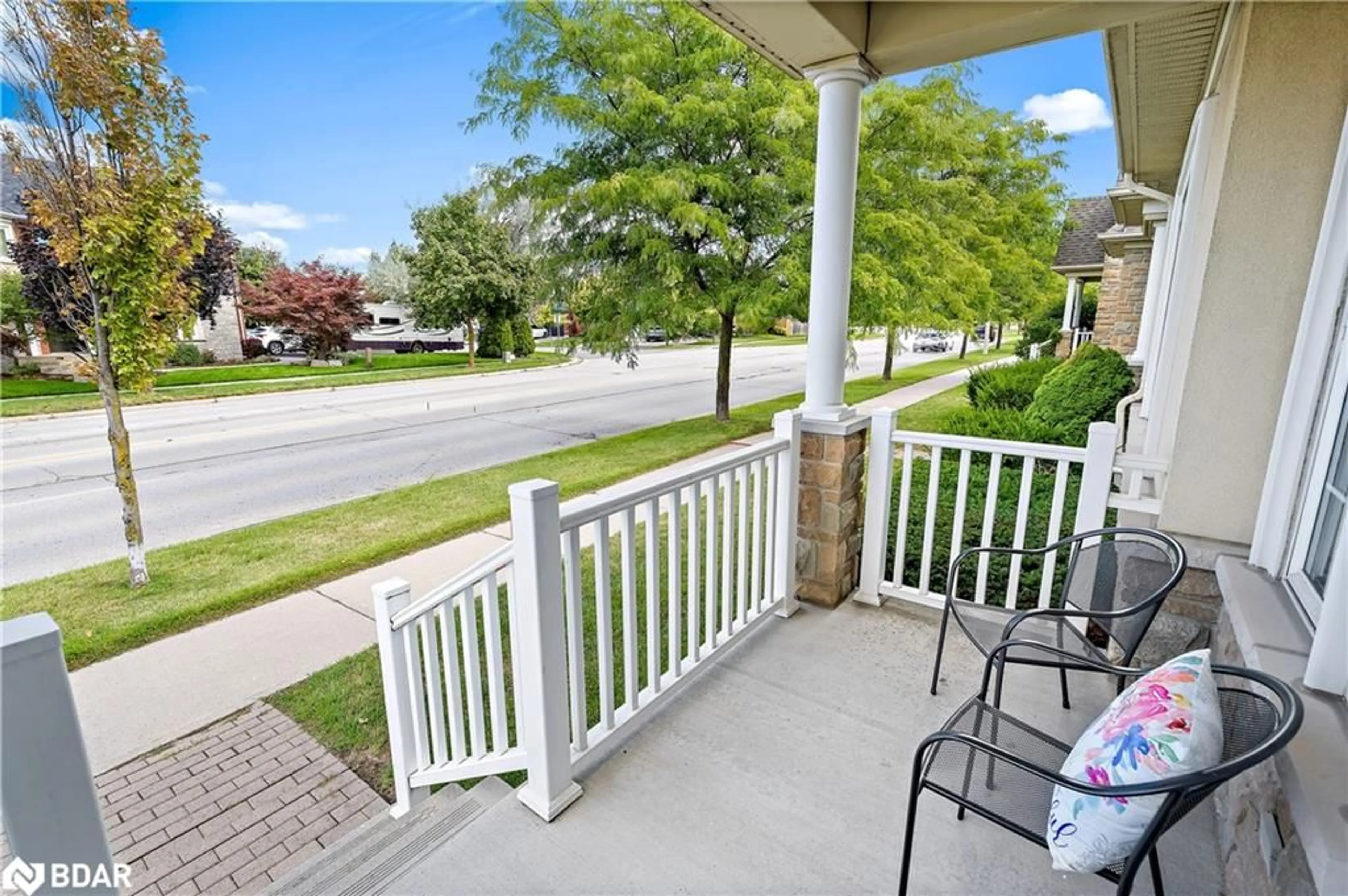 Patio, street for 48 Garrison Sq, Georgetown Ontario L7G 0B9