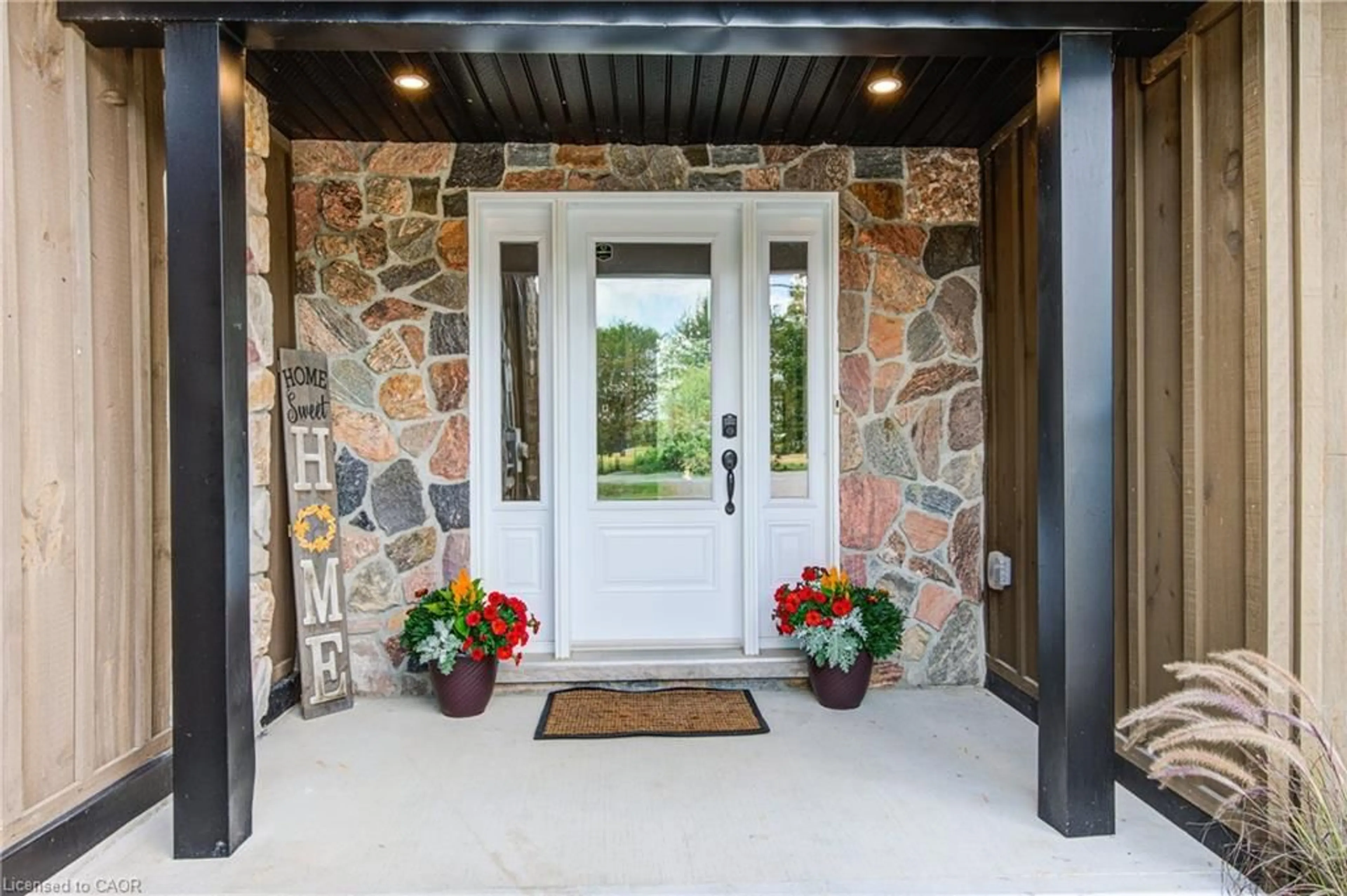 Indoor entryway for 5098 Perth Road 164, Rr 5, Bornholm Ontario N0K 1N0