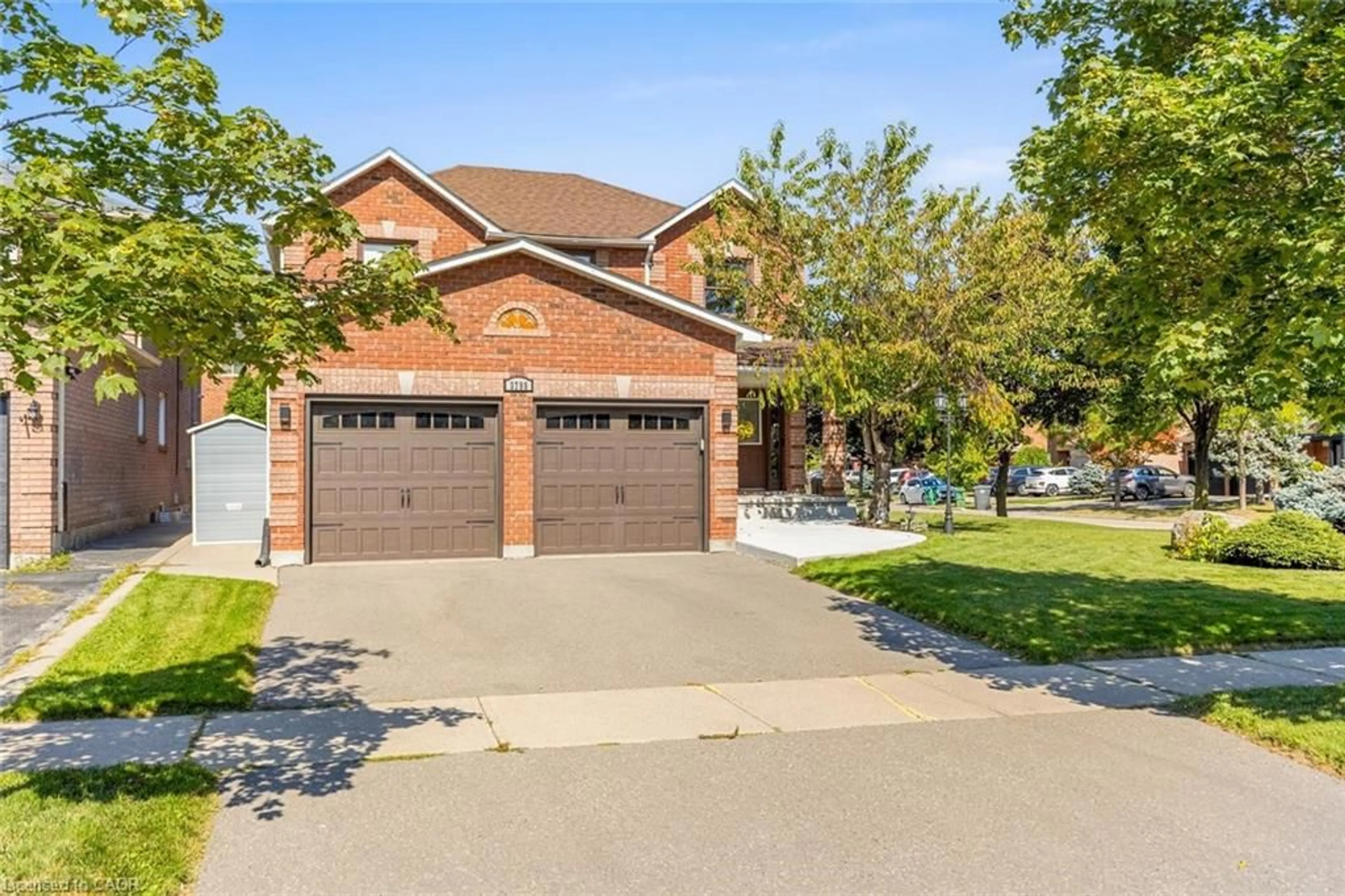 Home with brick exterior material, street for 3799 Laurenclaire Dr, Mississauga Ontario L5N 7G8