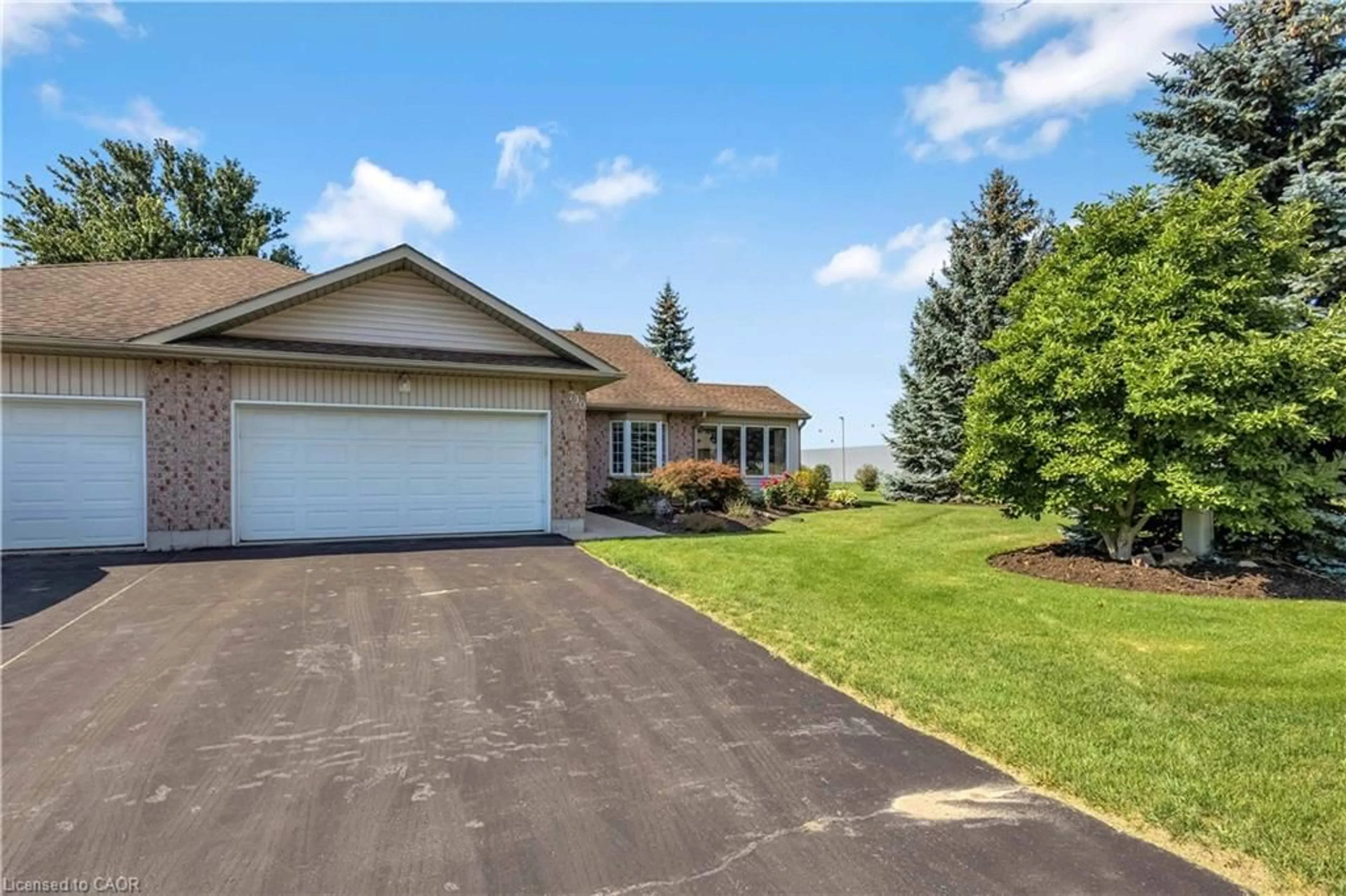 Unknown for 790 Lavery St, Listowel Ontario N4W 3T4