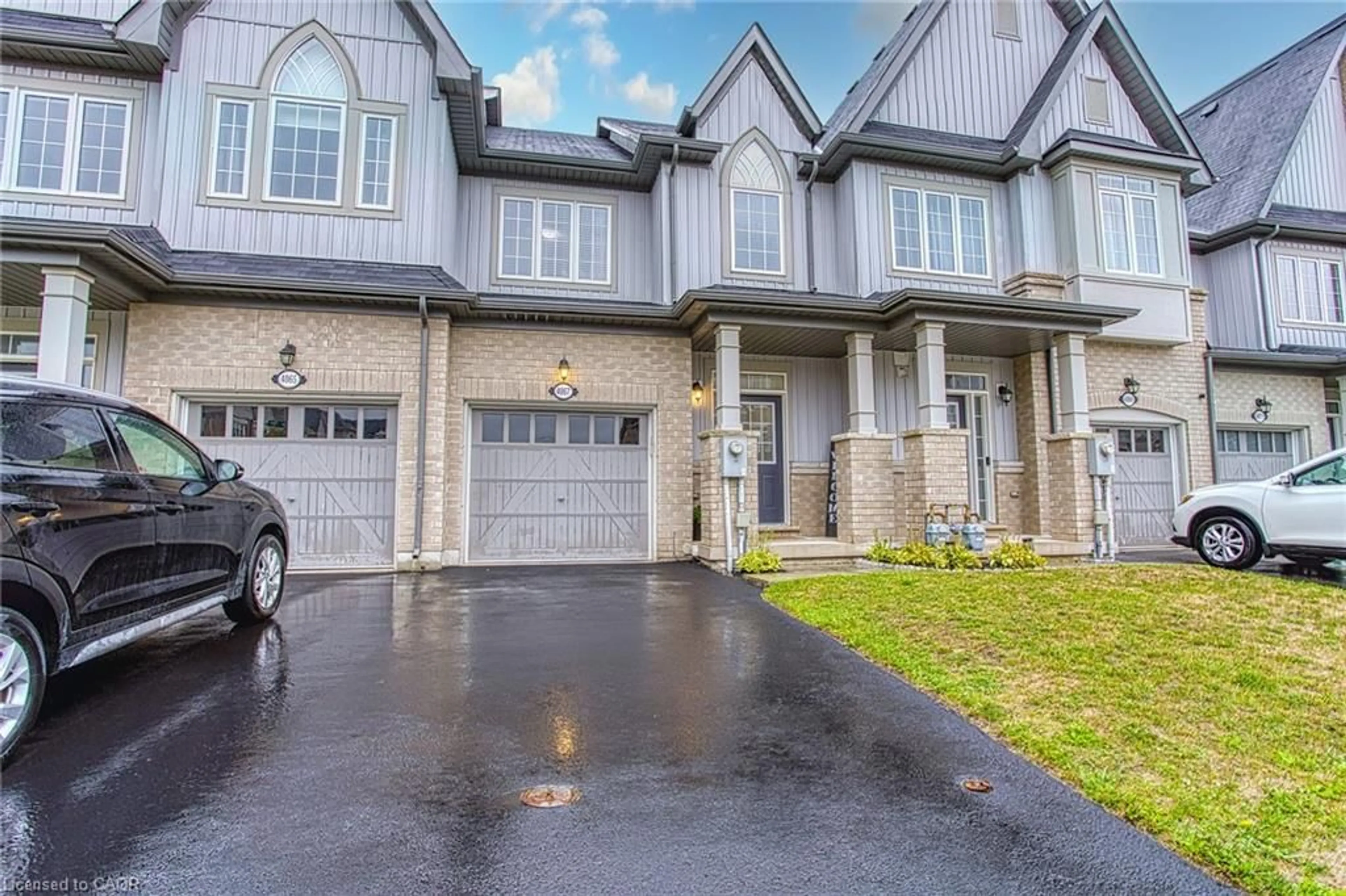 A pic from outside/outdoor area/front of a property/back of a property/a pic from drone, street for 4067 Canby St, Beamsville Ontario L0R 1B4