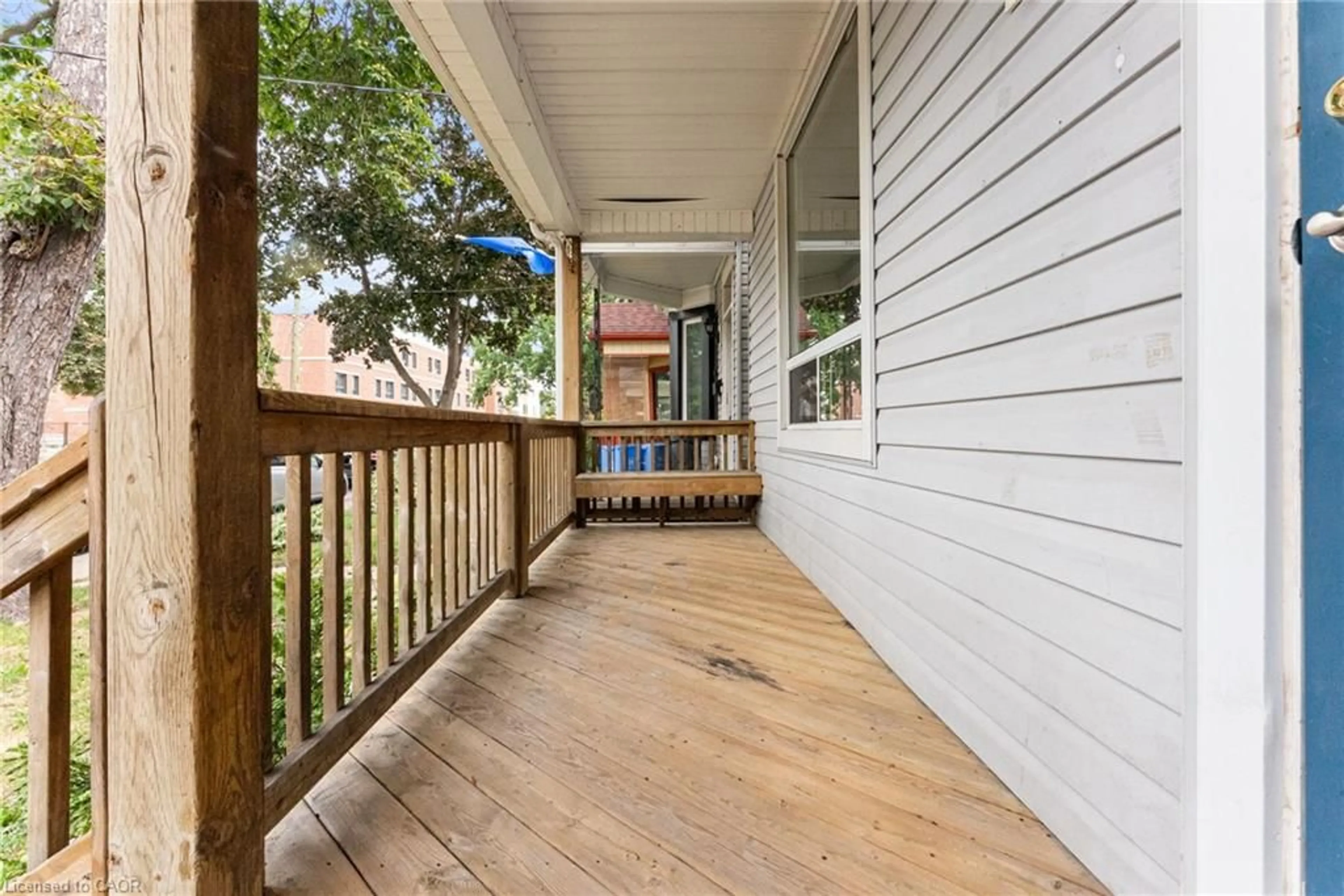 Patio, street for 208 East Ave, Hamilton Ontario L8L 5J3