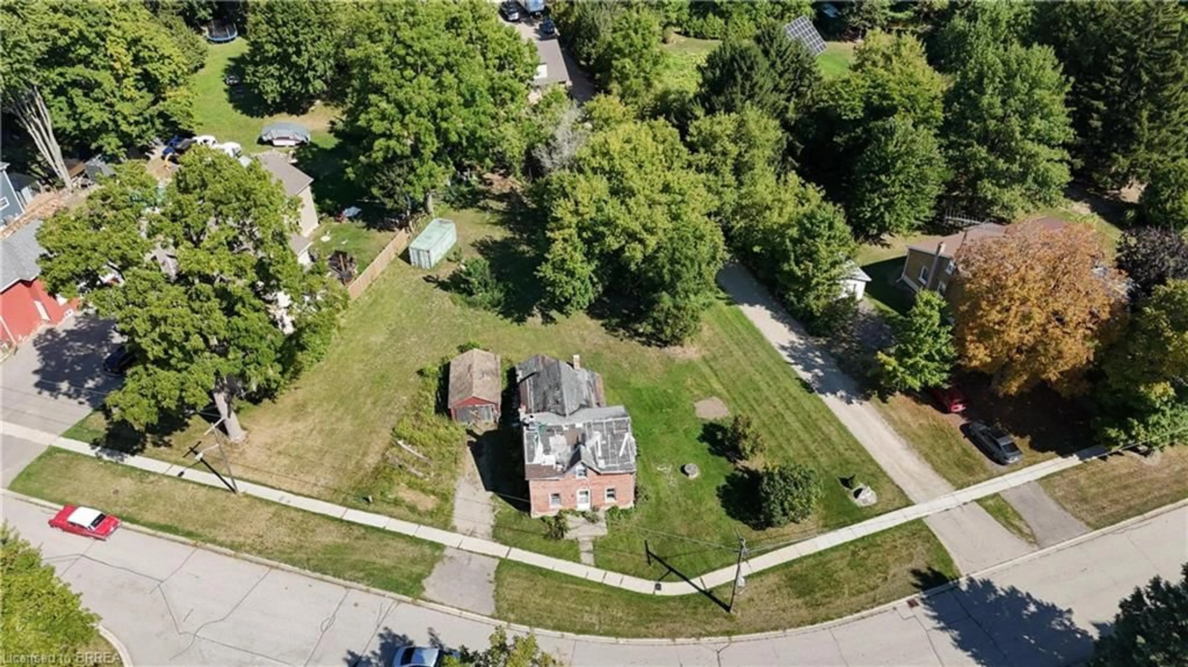 A pic from outside/outdoor area/front of a property/back of a property/a pic from drone, street for 59 Prospect St, Drumbo Ontario N0J 1G0