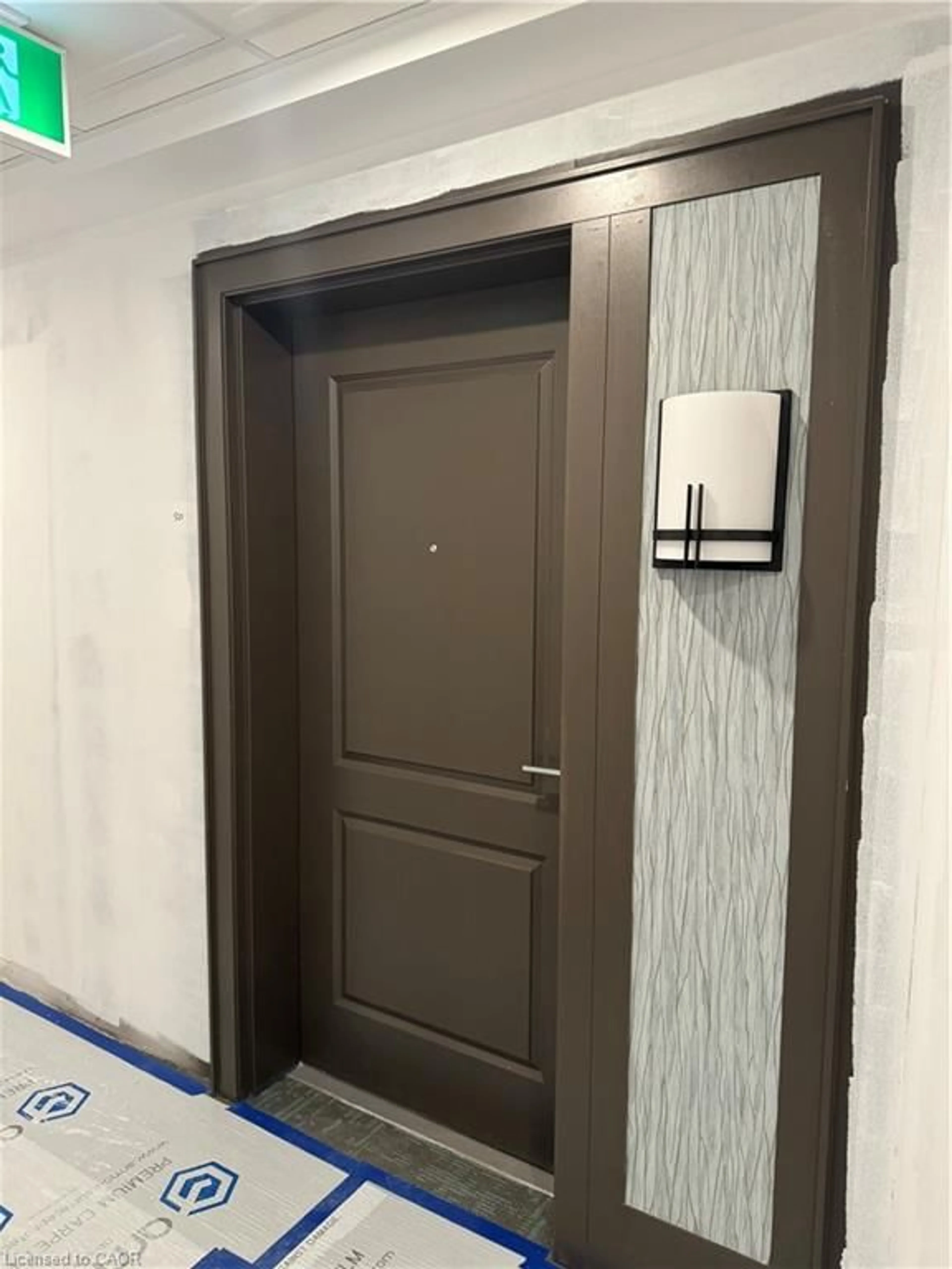 Indoor foyer for 10 Mallard Trail #525, Hamilton Ontario L0B 2A7