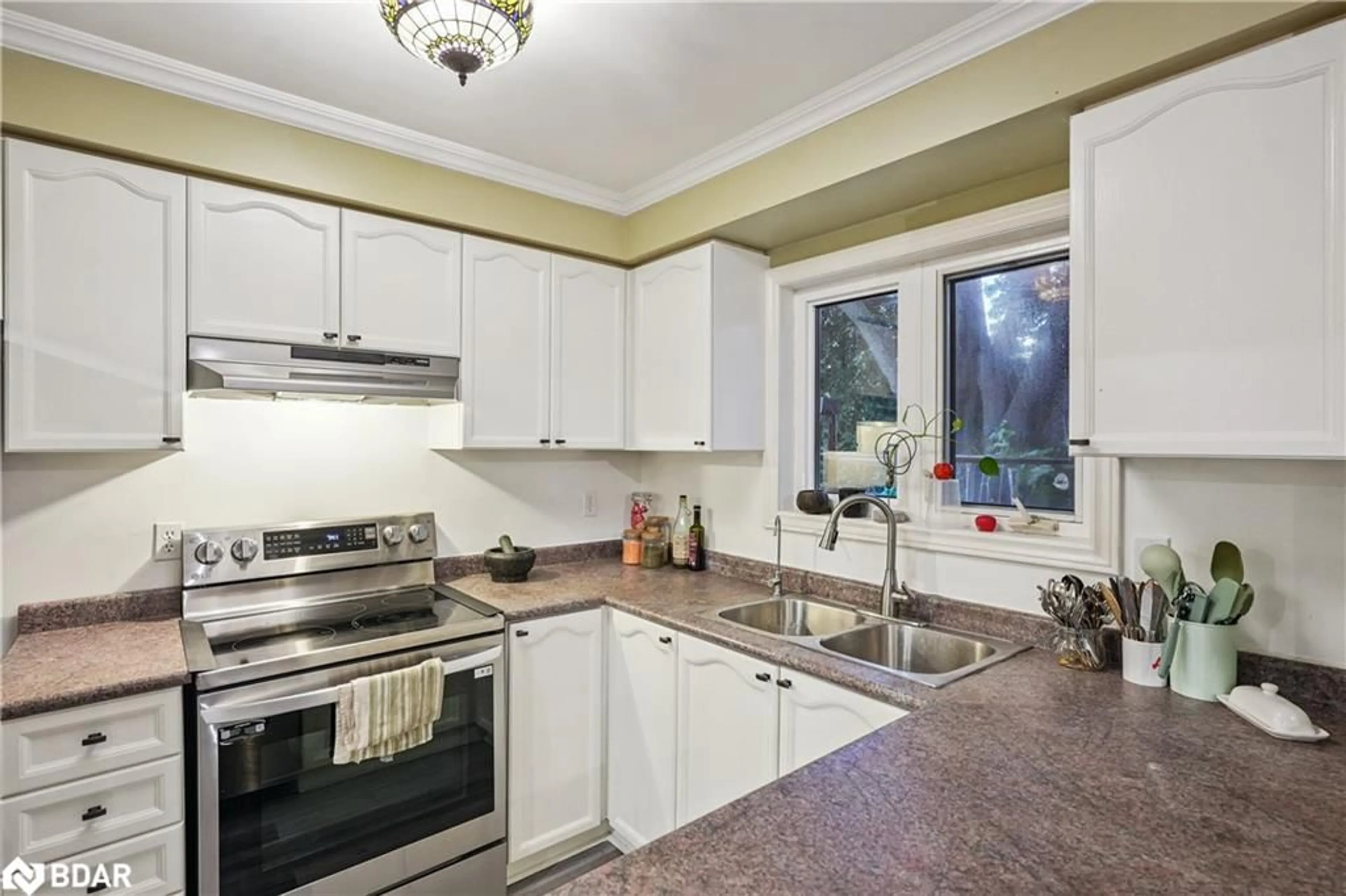 Standard kitchen, unknown for 6157 Kingston Rd #23, Scarborough Ontario M1C 4Z3