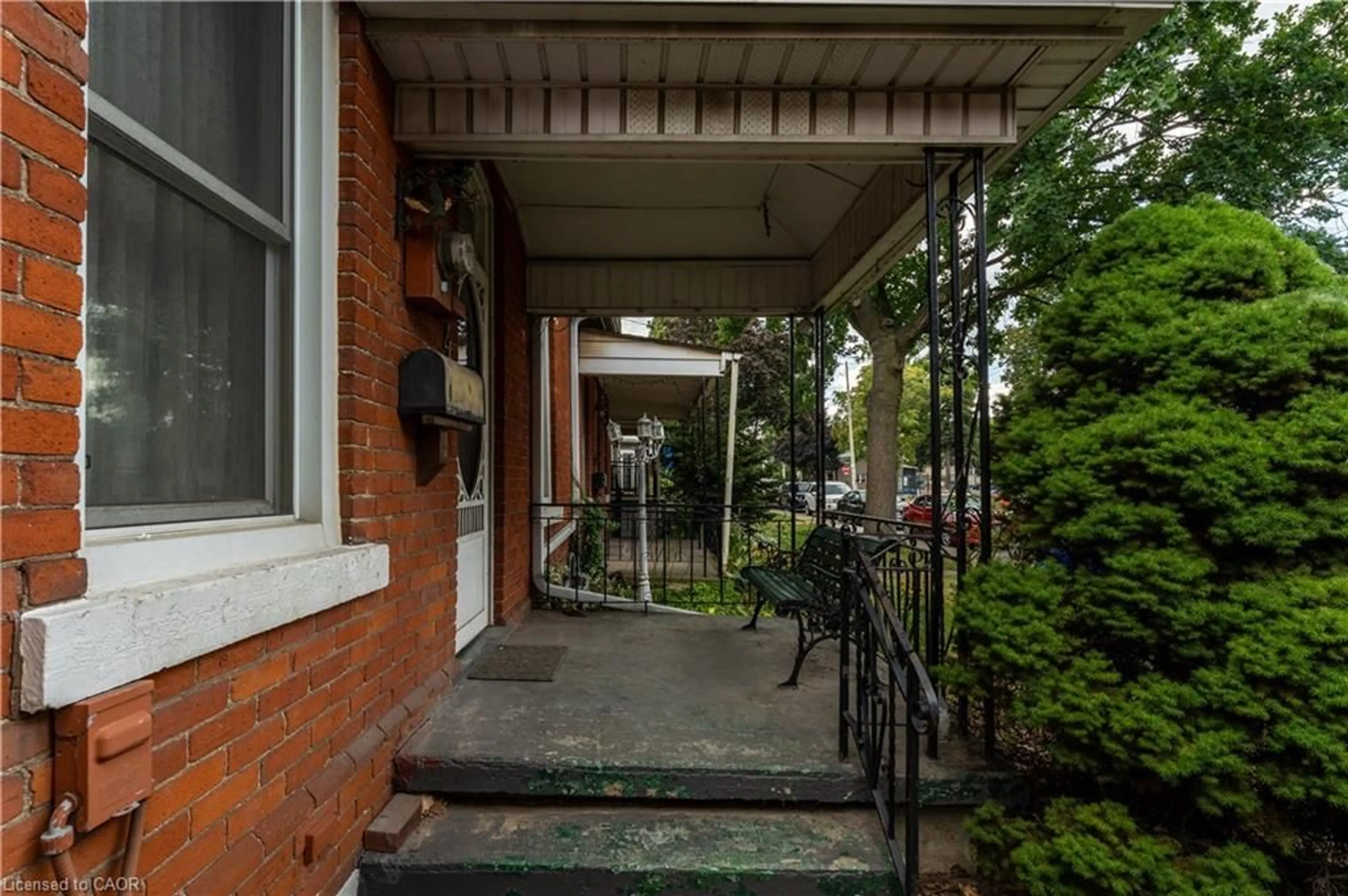 Patio, street for 224 East Ave, Hamilton Ontario L8L 5J3