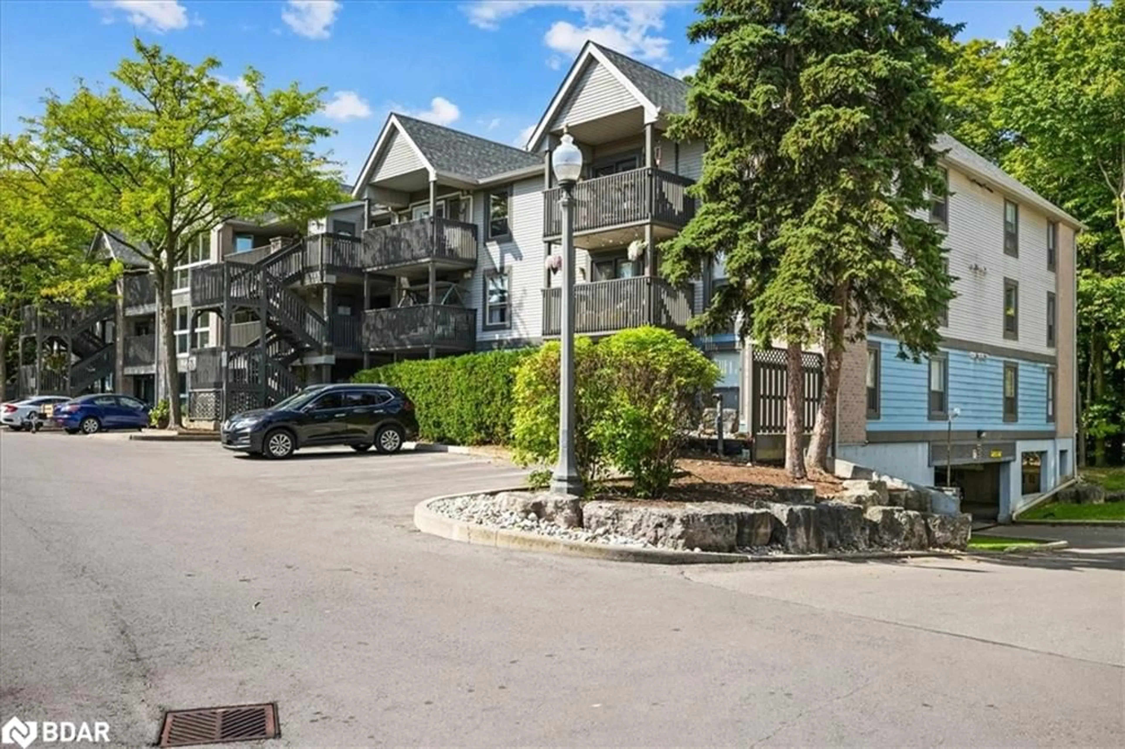 Patio, unknown for 2030 Cleaver Ave #201, Burlington Ontario L7M 4C3