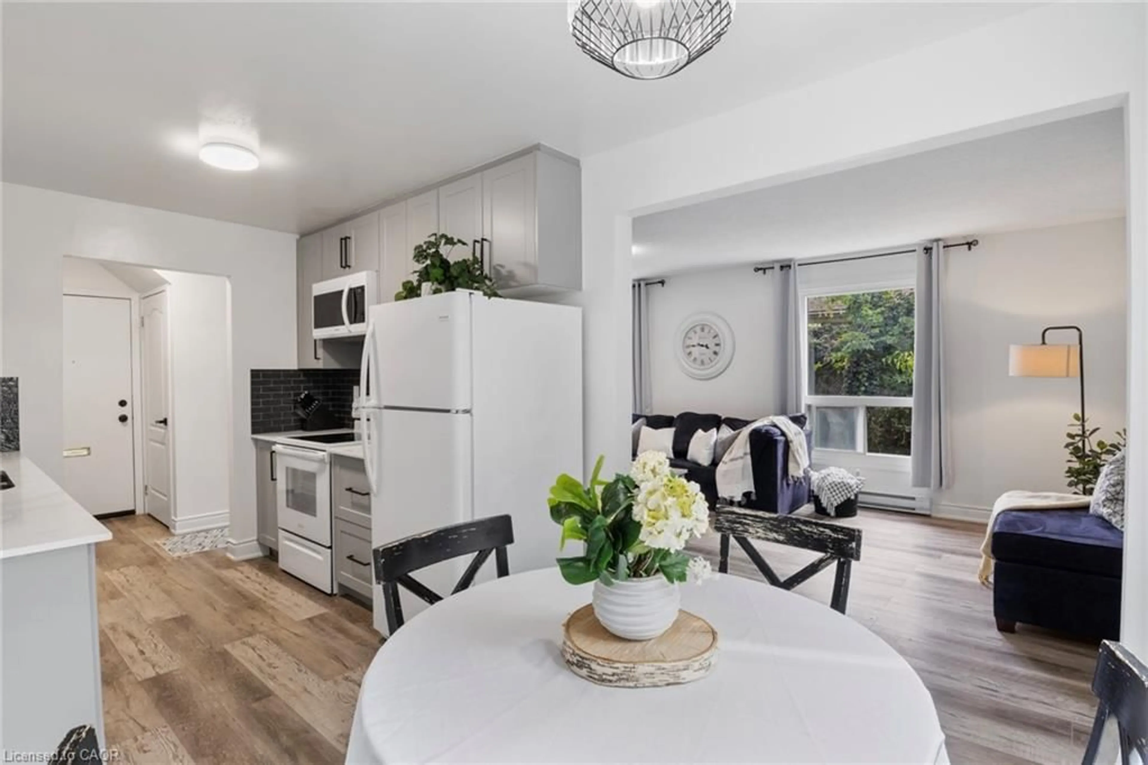 Open concept kitchen, unknown for 766 Walter St #D, Cambridge Ontario N3H 4P3