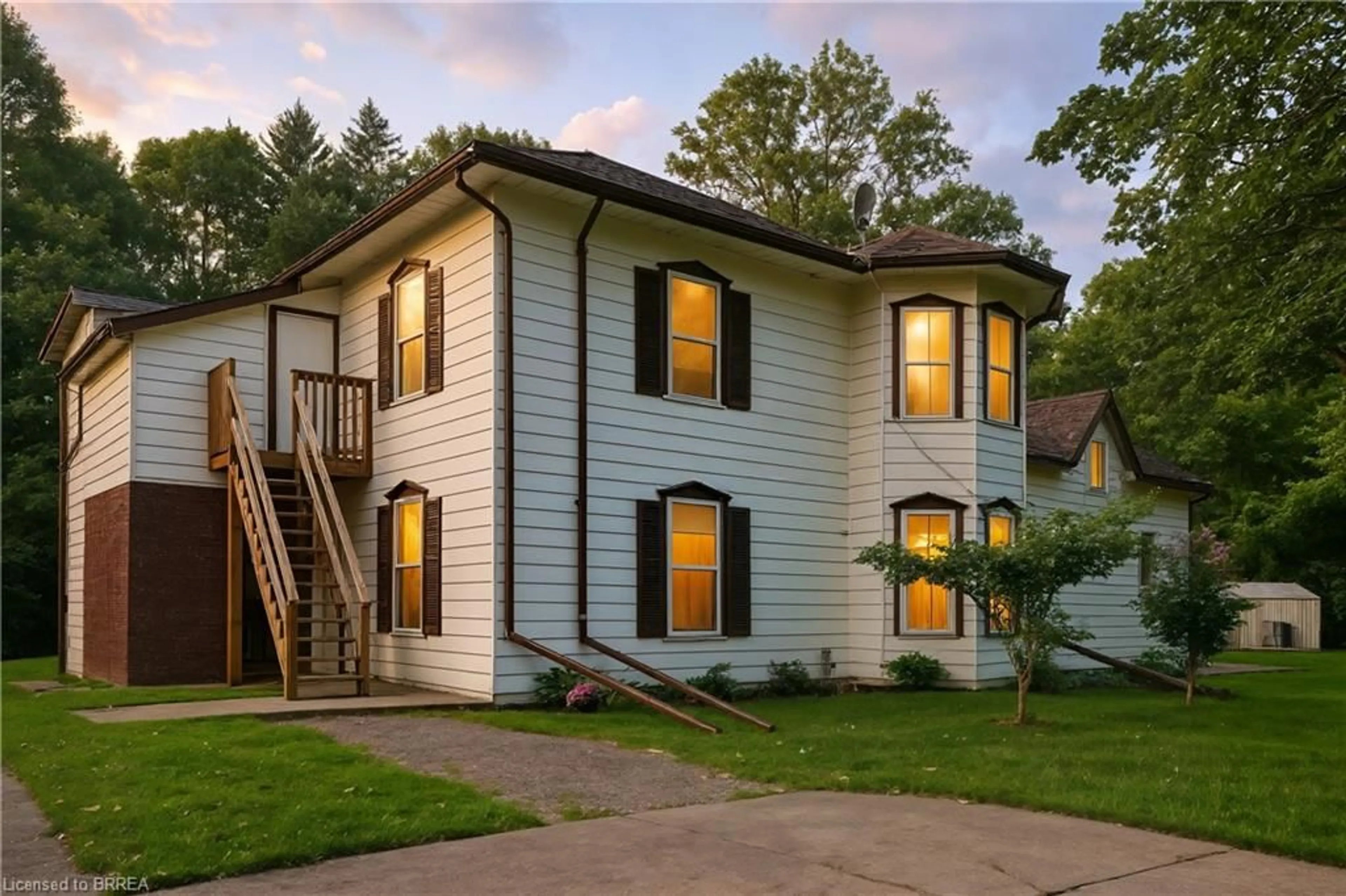 Home with vinyl exterior material, unknown for 396 William St, Delhi Ontario N4B 2X5