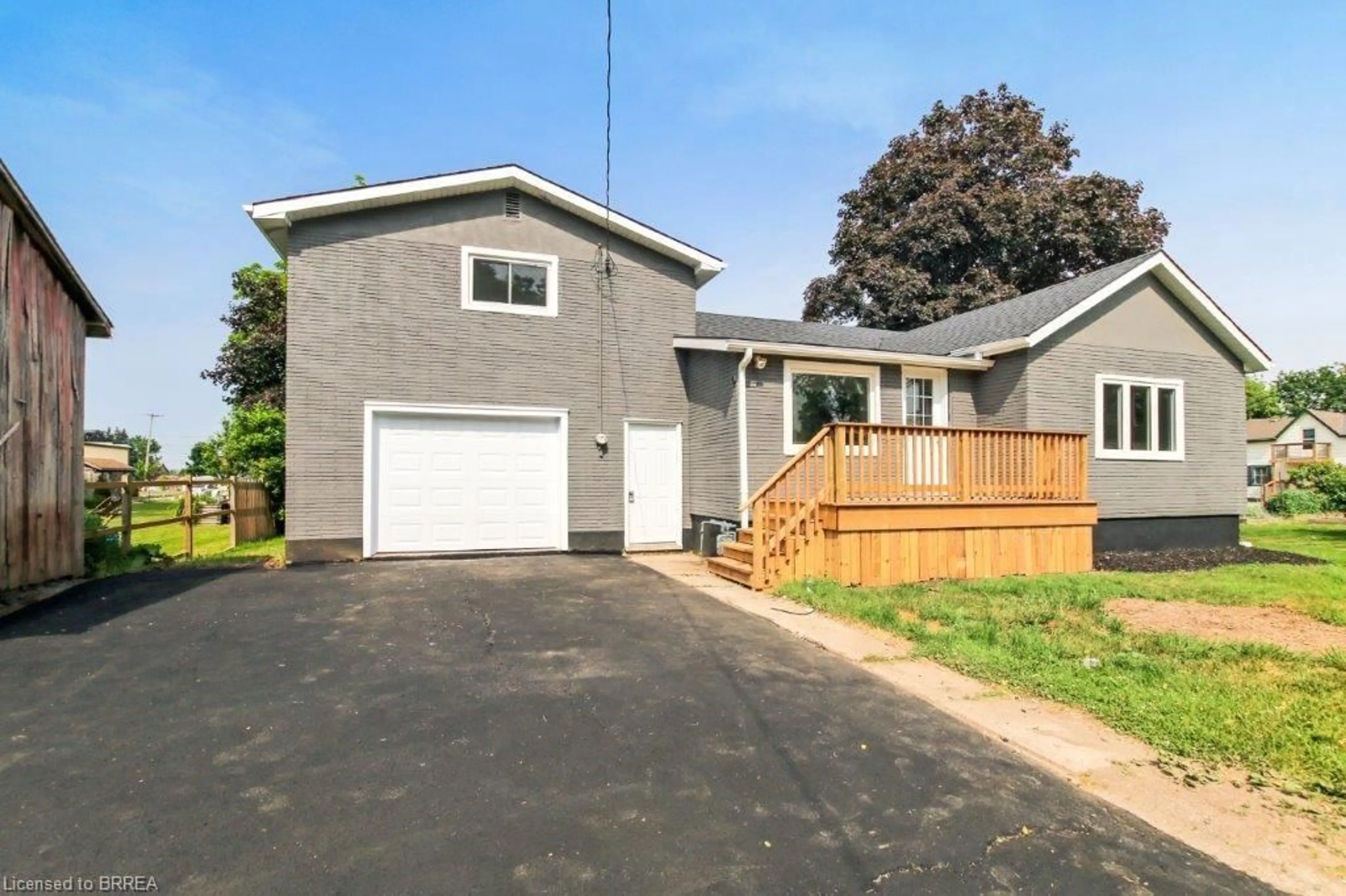 Home with vinyl exterior material, street for 8 Rolph St, Brownsville Ontario N0L 1C0