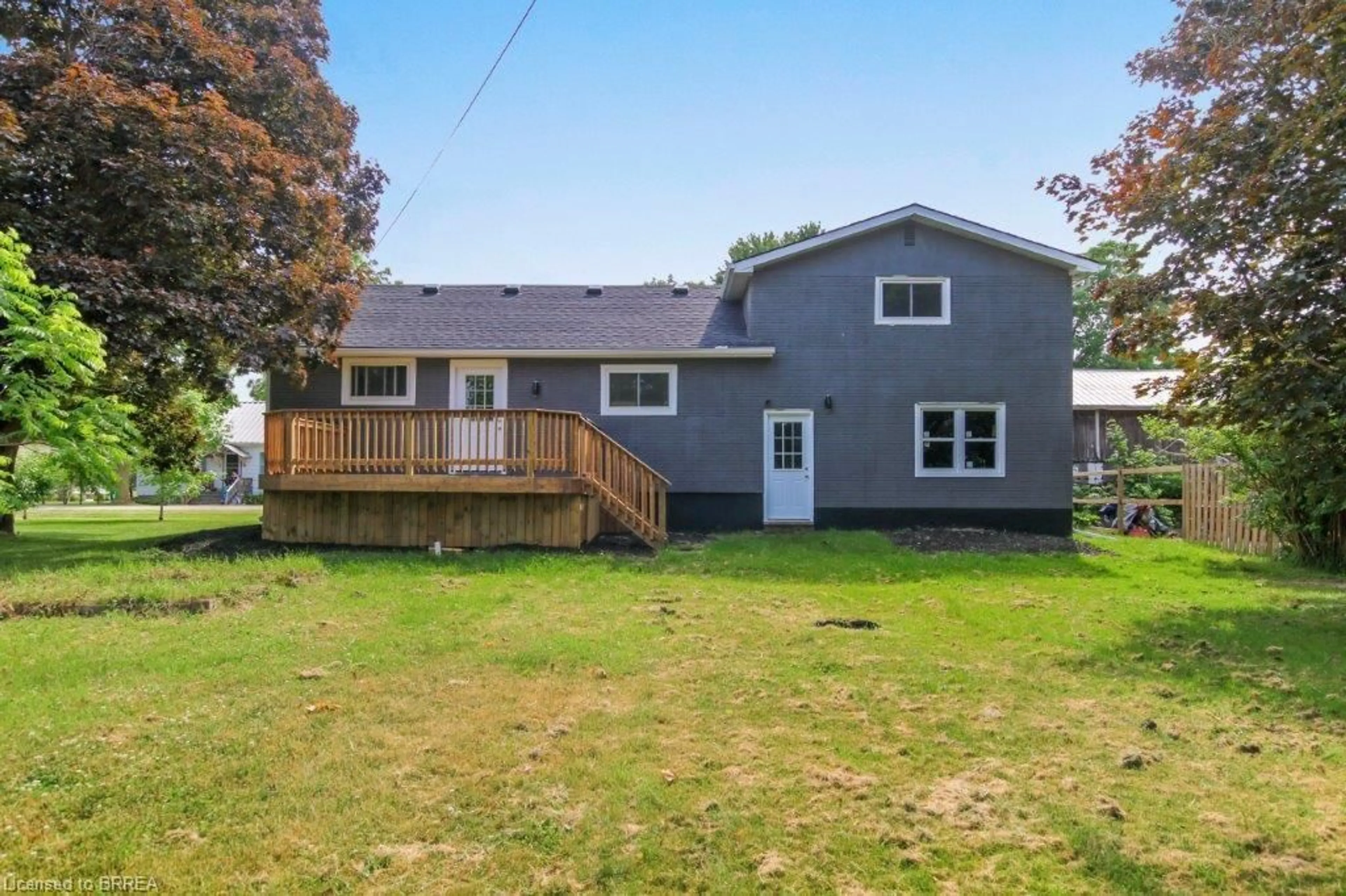 A pic from outside/outdoor area/front of a property/back of a property/a pic from drone, water/lake/river/ocean view for 8 Rolph St, Brownsville Ontario N0L 1C0