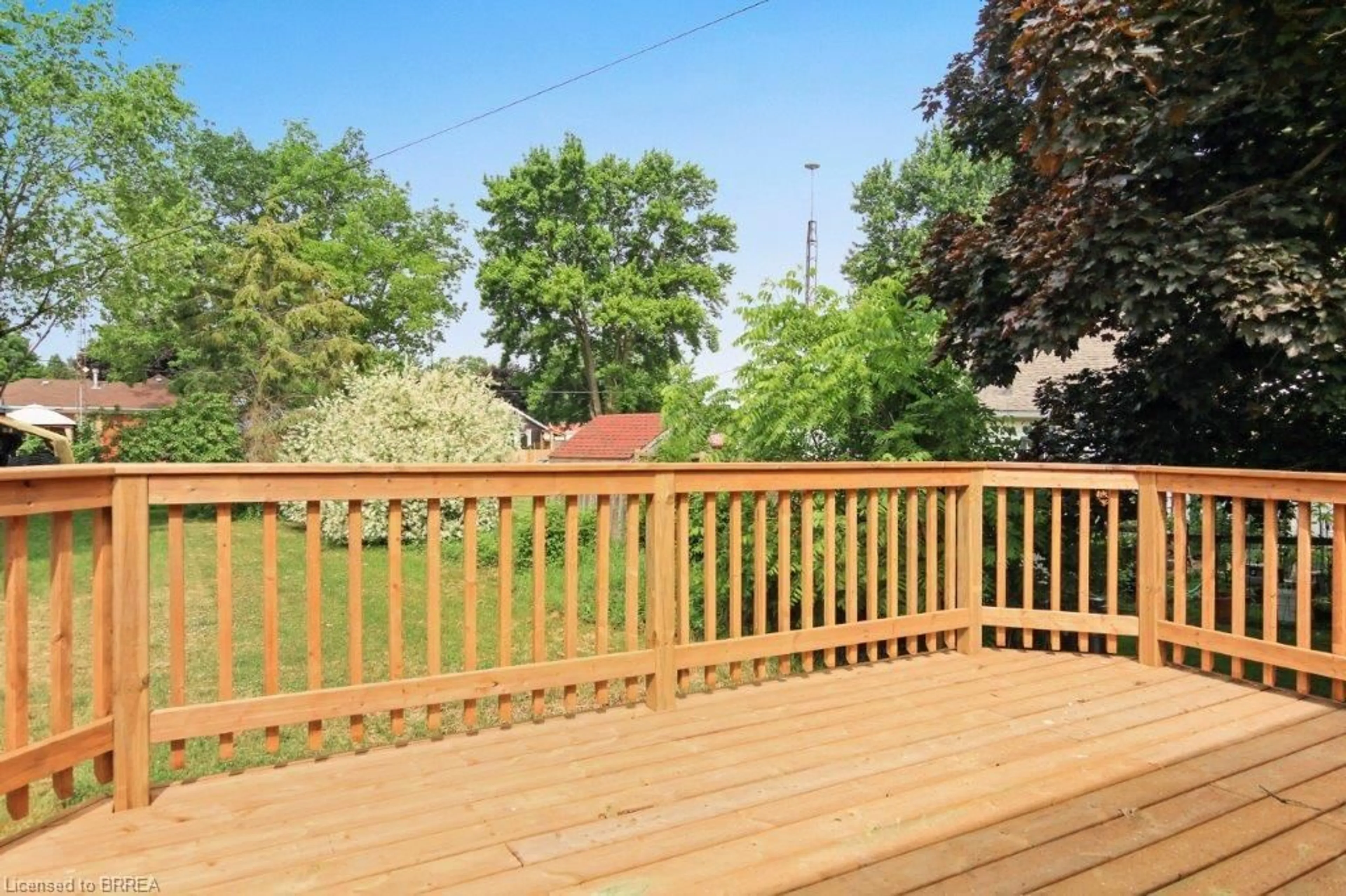 Patio, unknown for 8 Rolph St, Brownsville Ontario N0L 1C0