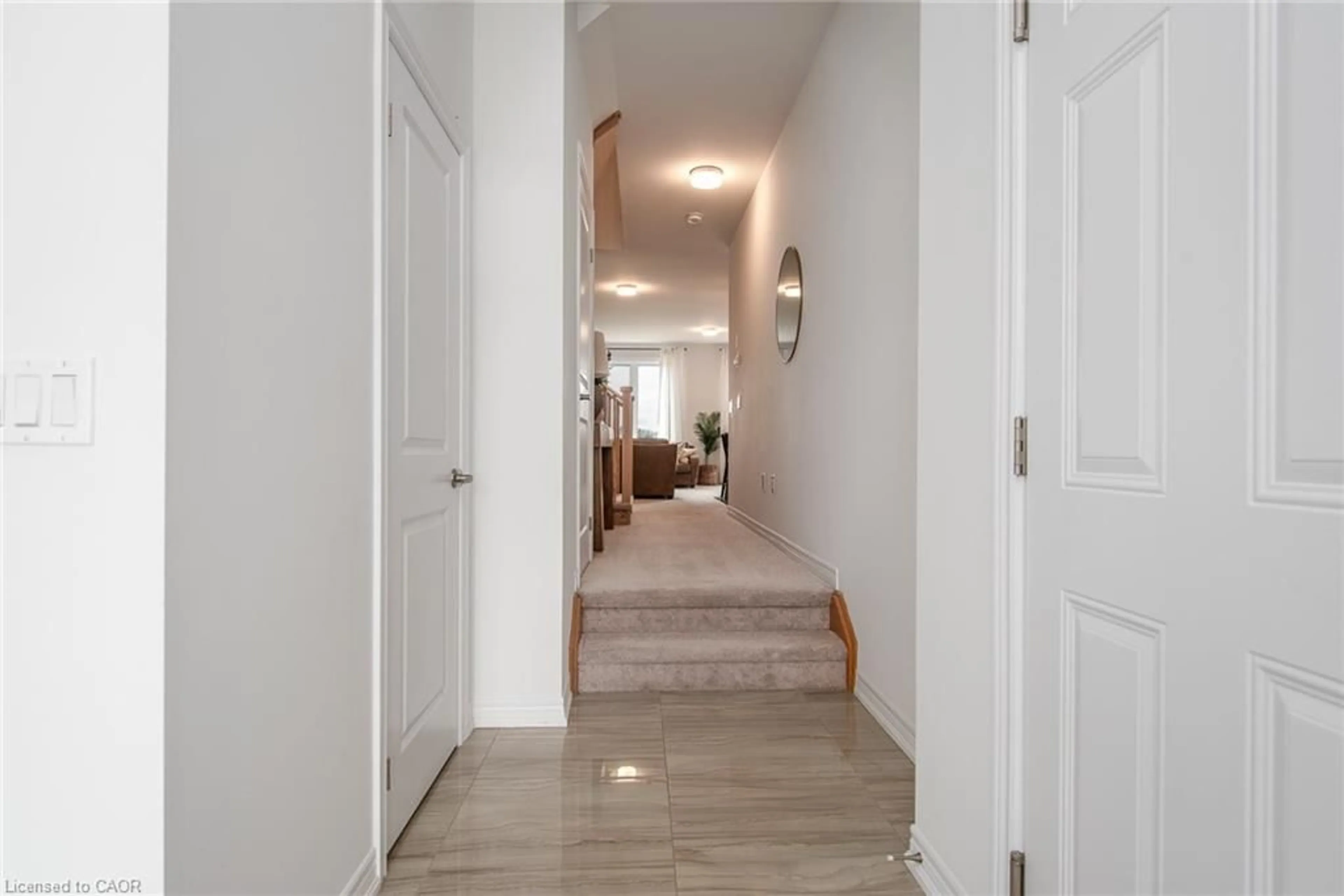 Indoor foyer for 251 Farley Rd, Fergus Ontario N1M 0J2