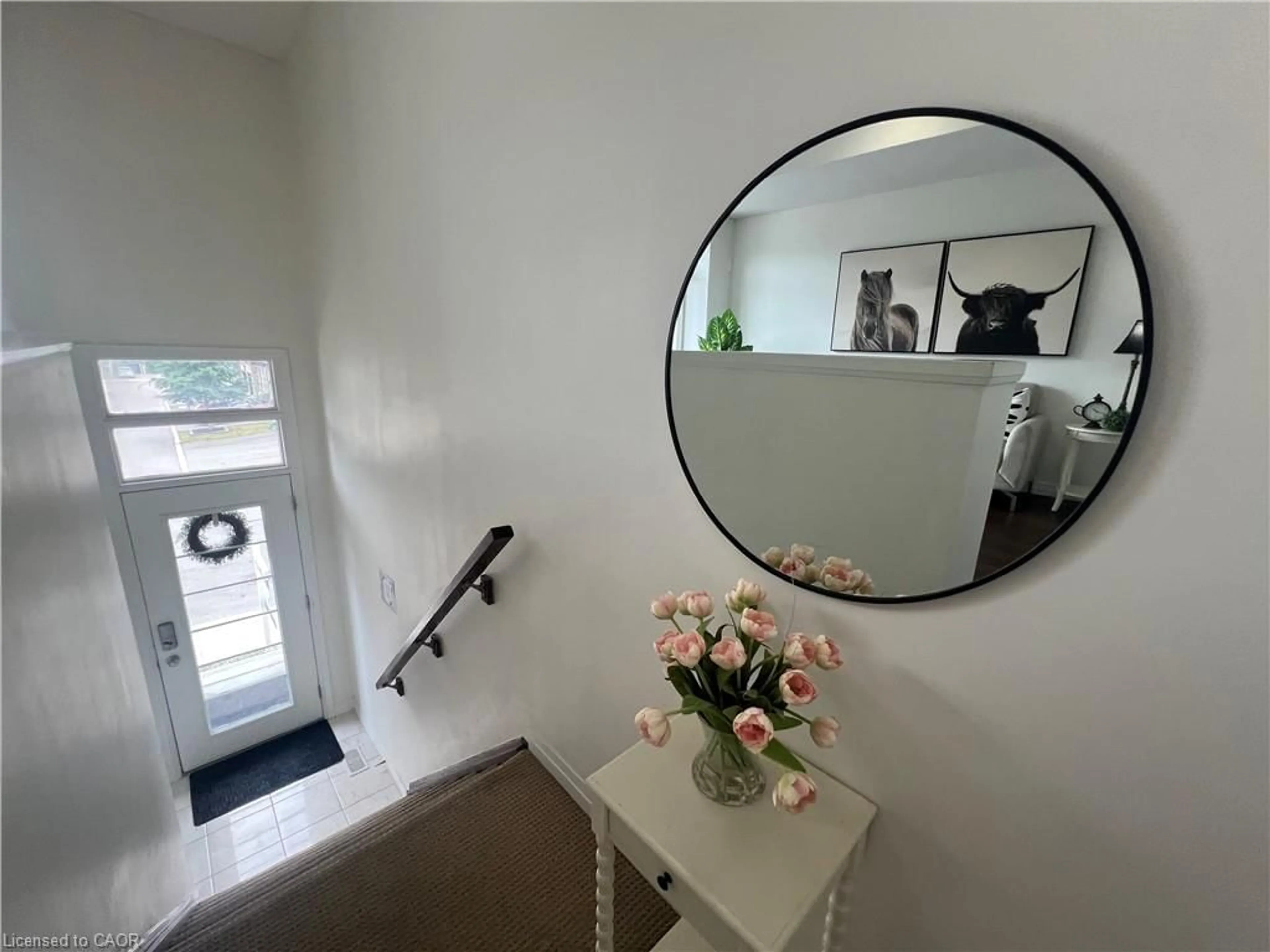 Indoor entryway for 30 Times Square Blvd #197, Stoney Creek Ontario L8J 0L8