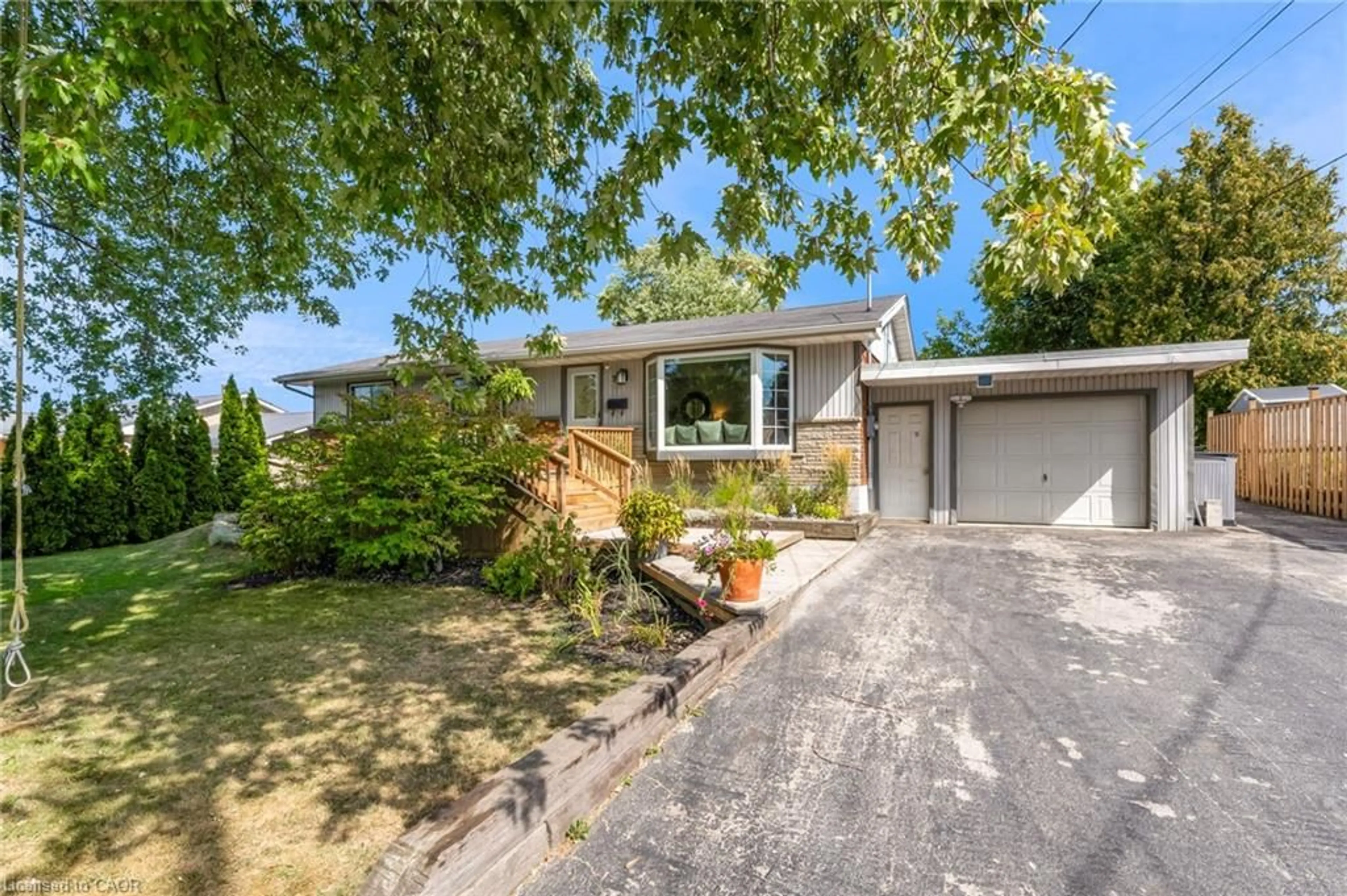 Unknown for 7 Craig Blvd, Grimsby Ontario L3M 4C2