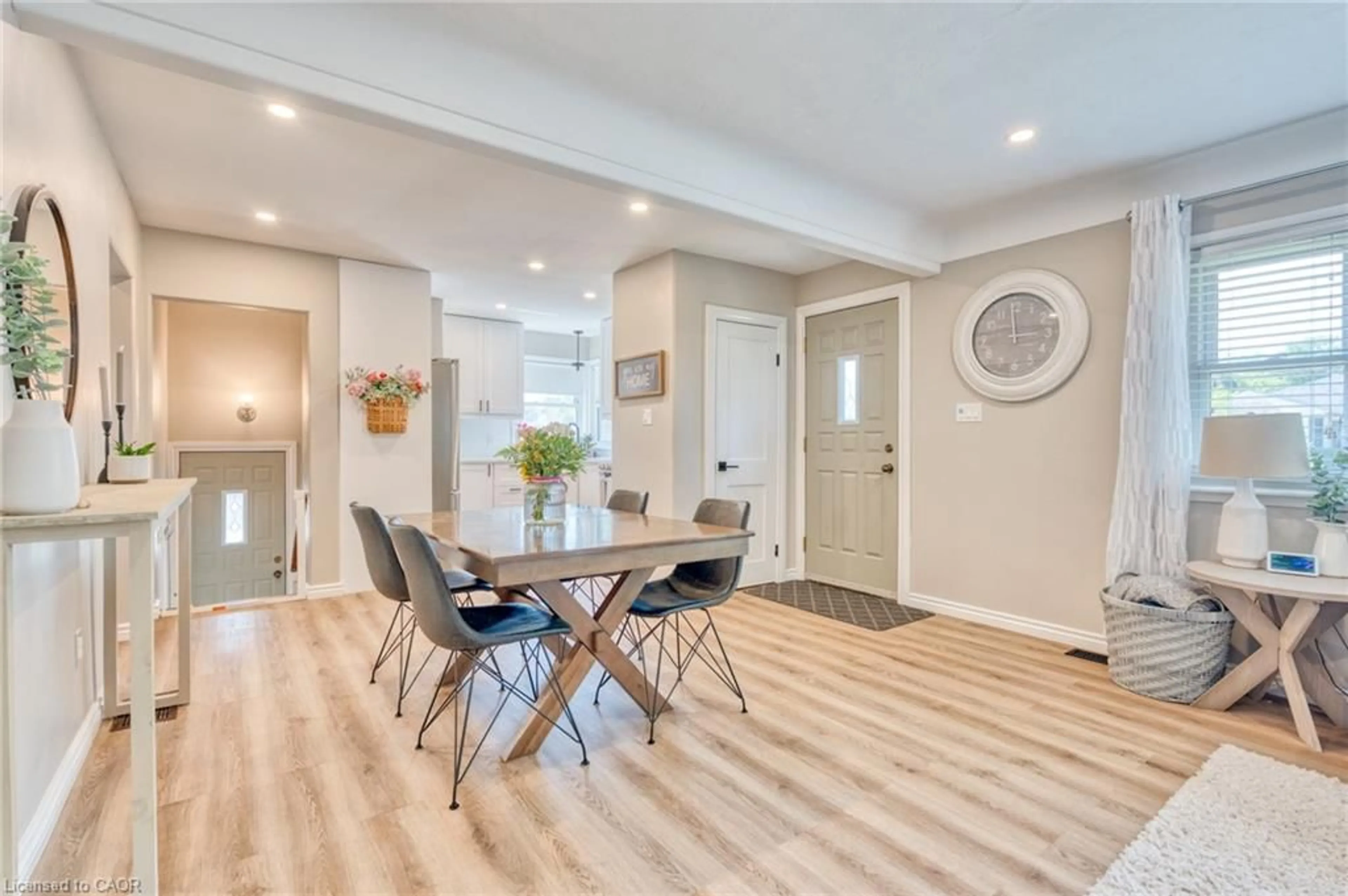 Unknown for 309 East 45th St, Hamilton Ontario L8T 3K7