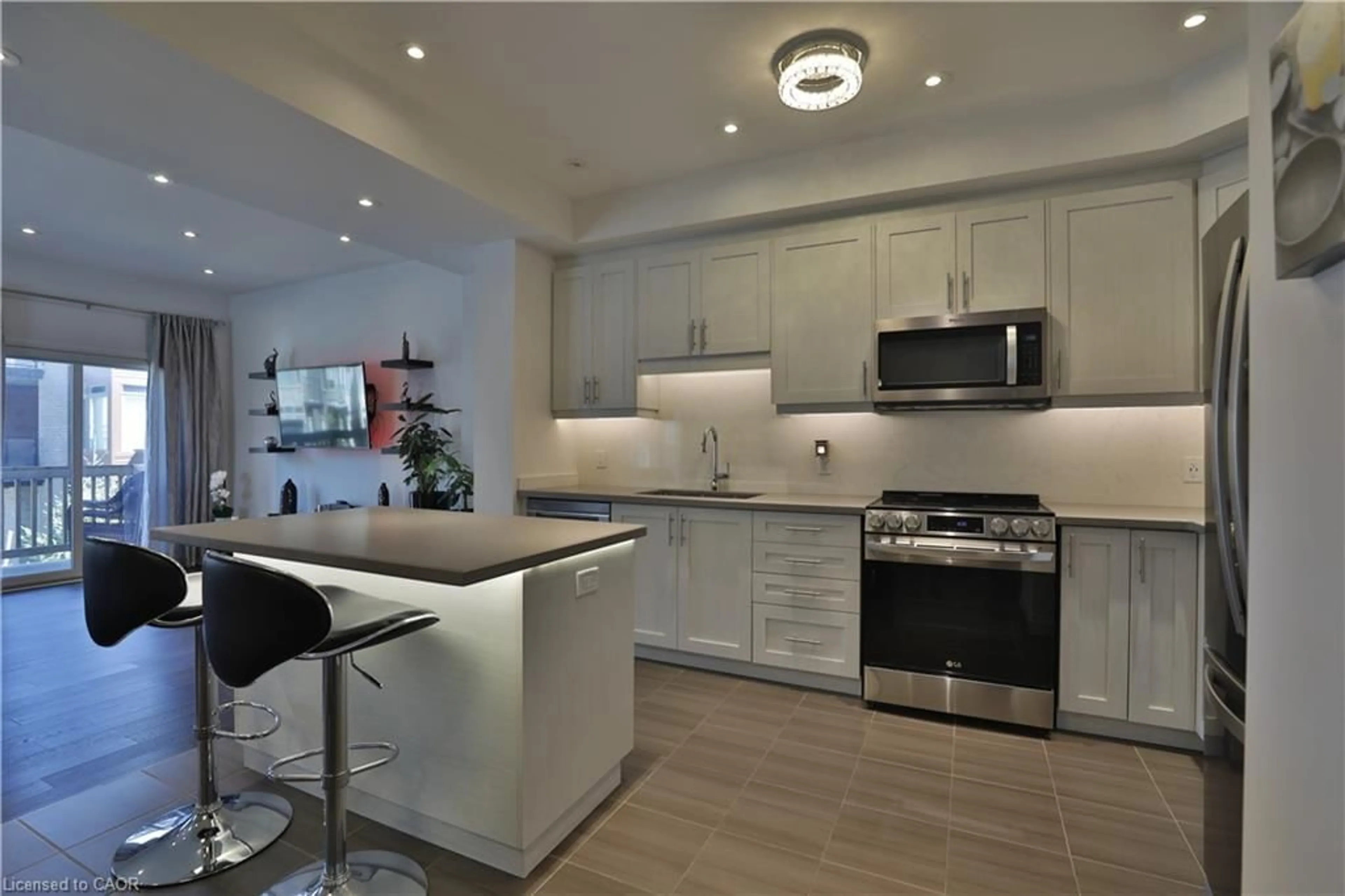 Open concept kitchen, ceramic/tile floor for 94 Soho St, Stoney Creek Ontario L8J 0L4