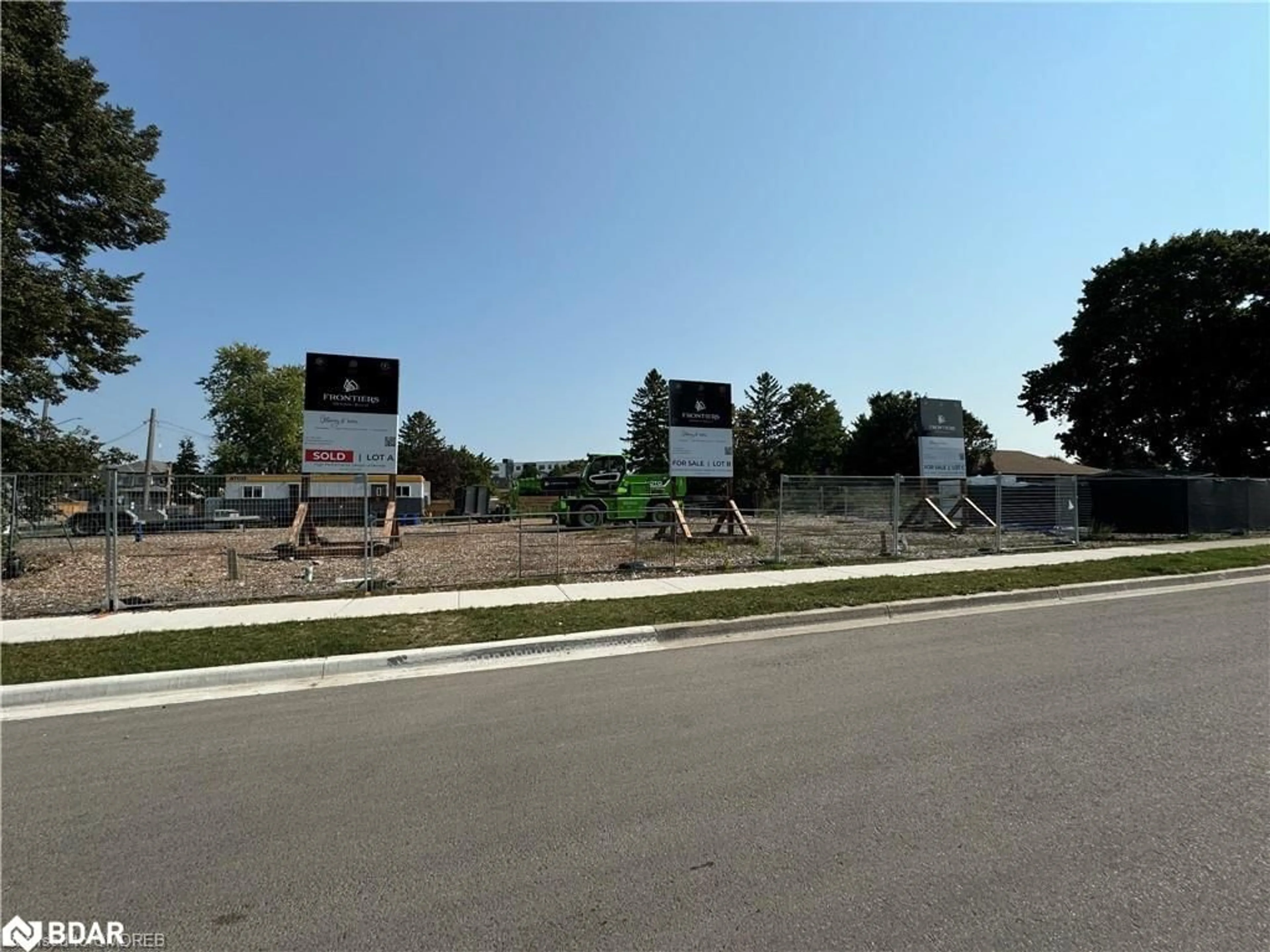 Parking for 162 Dawn Ave, Guelph Ontario N1G 5J9