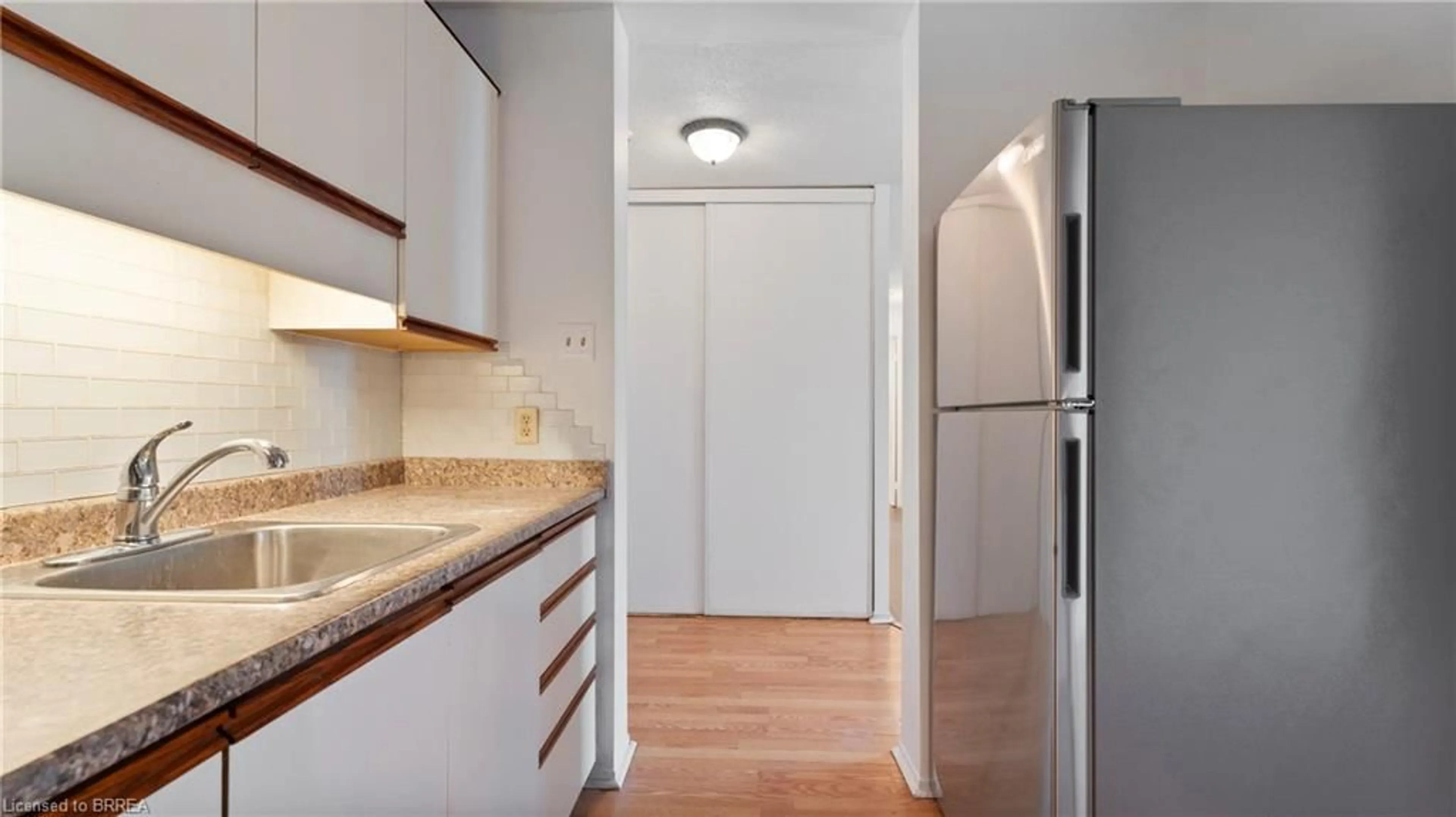 Standard kitchen, unknown for 421 Fairview Dr #101, Brantford Ontario N3R 7M3
