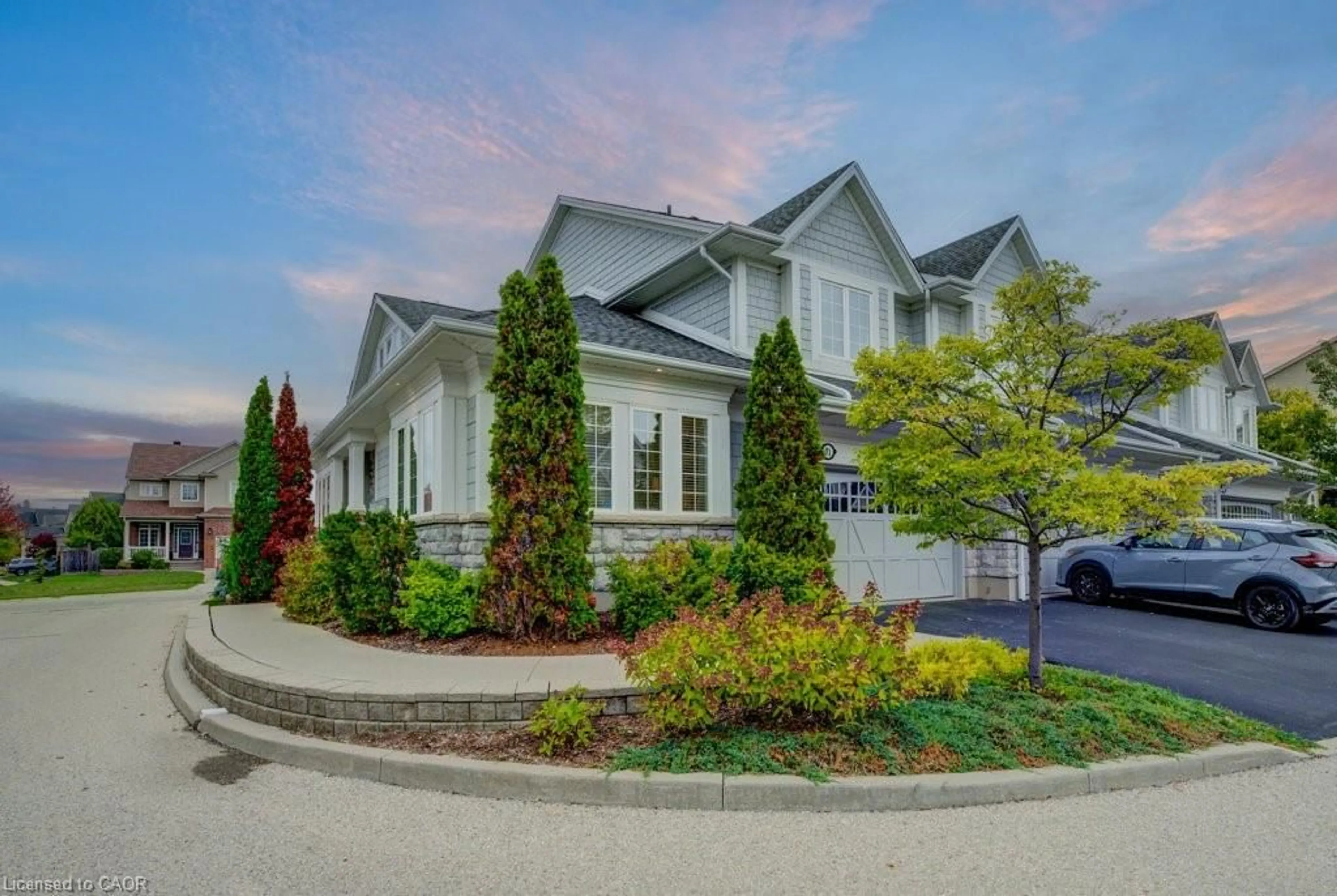 Home with vinyl exterior material, street for 276 Sims Estate Dr #11, Kitchener Ontario N2A 0B1