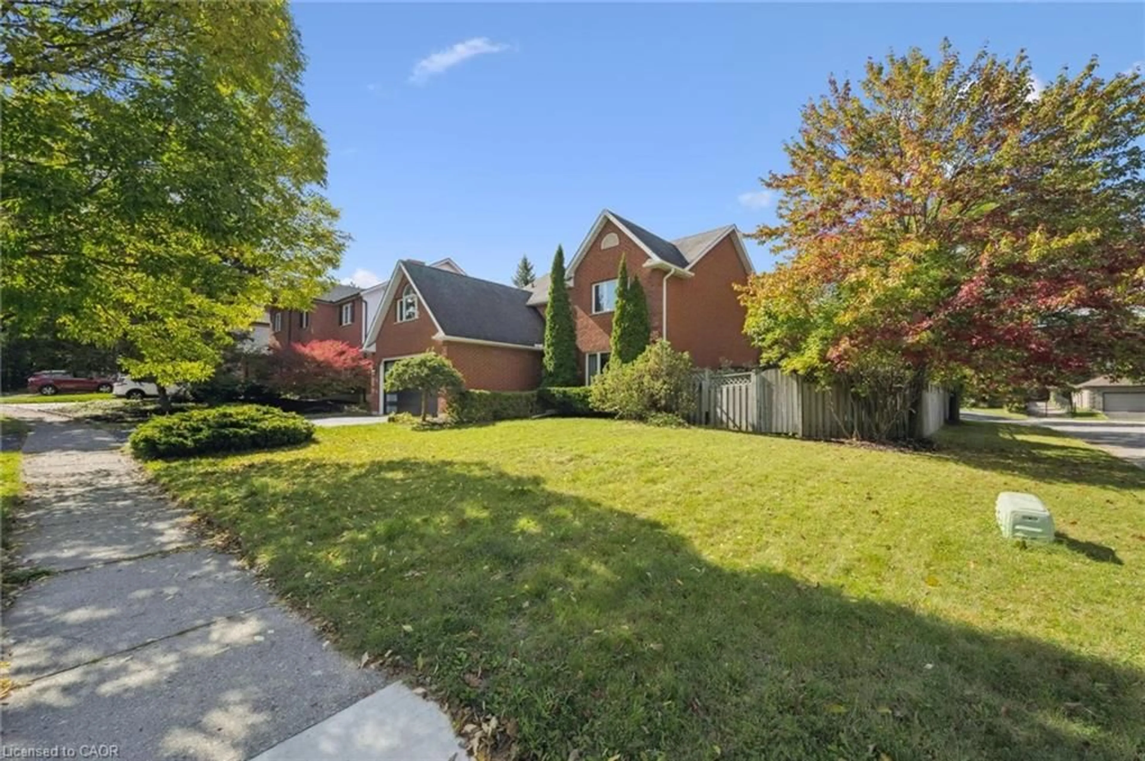 Home with brick exterior material, street for 599 Beechwood Dr, Waterloo Ontario N2T 1Z4