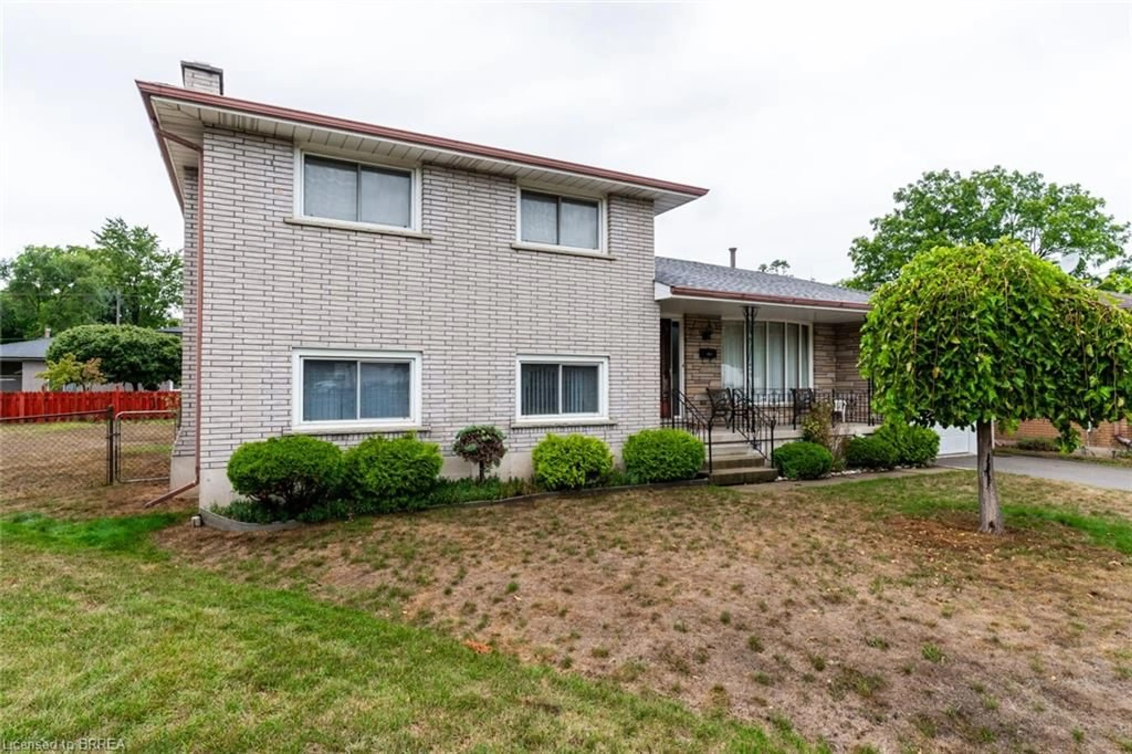 Unknown for 32 Avondale Cres, Brantford Ontario N3S 4L5