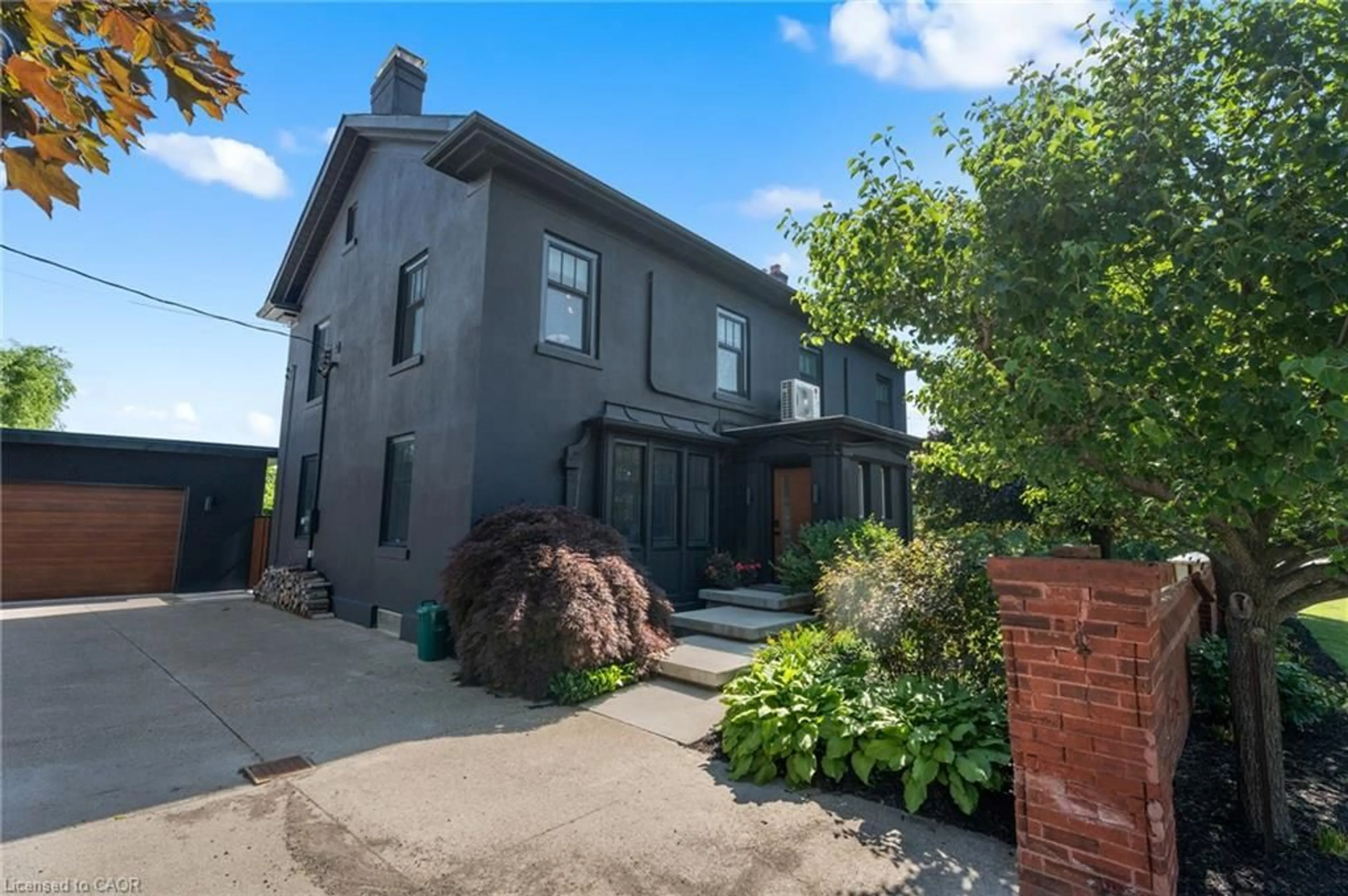 Home with brick exterior material, street for 3543 King St, Vineland Ontario L0R 2C0