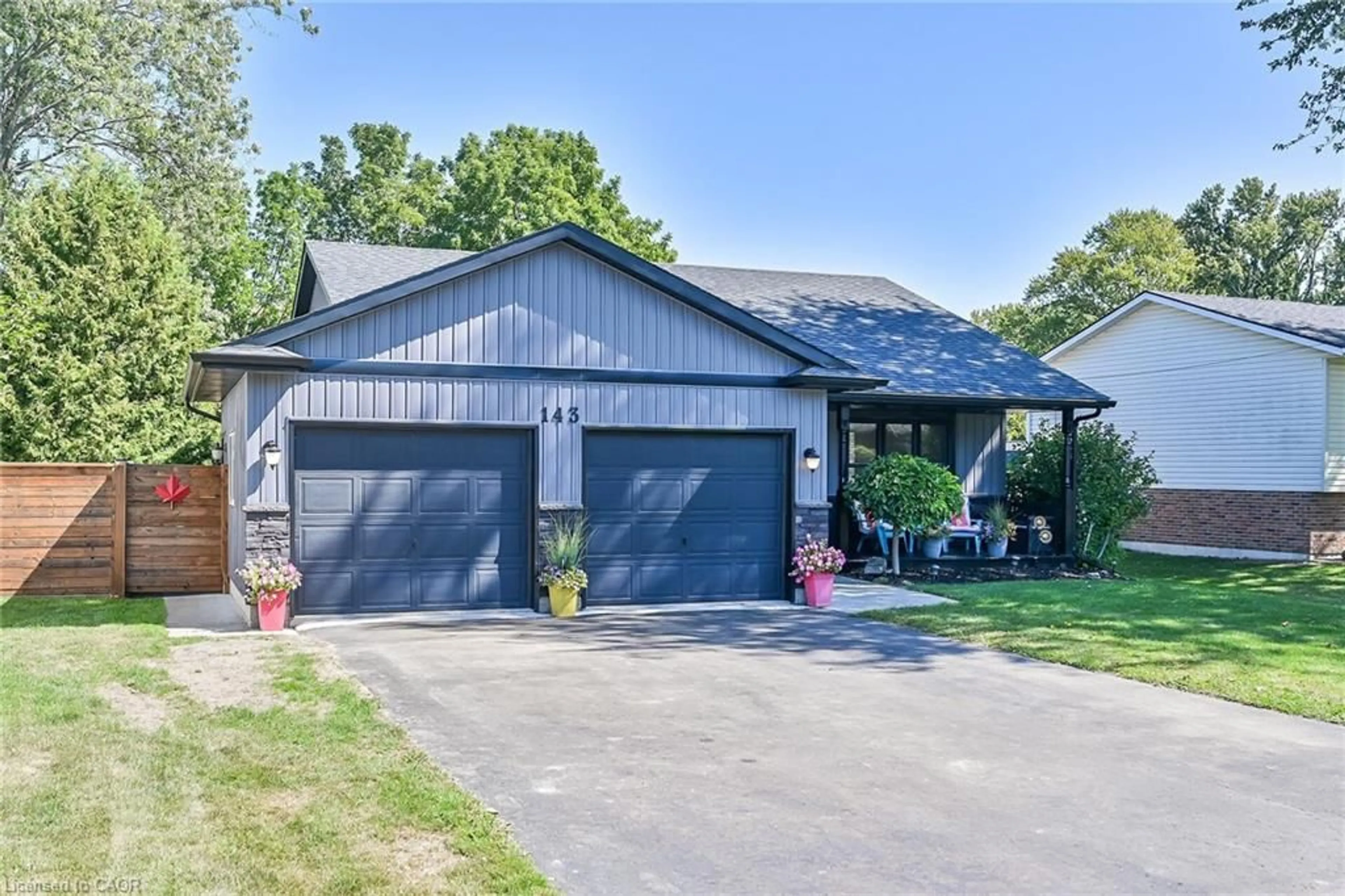 Indoor garage for 143 Concession Rd, Dunnville Ontario N1A 1K9
