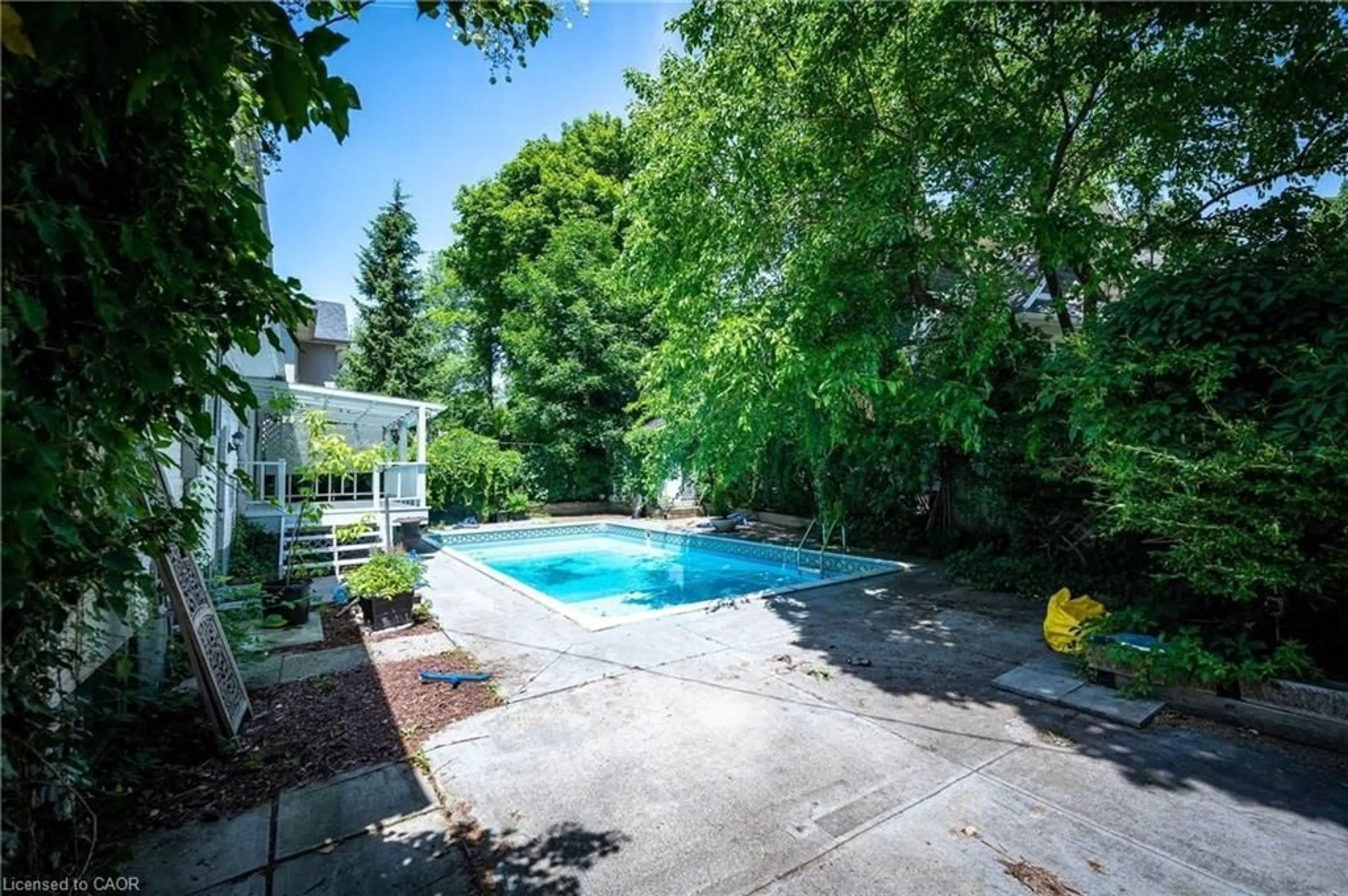 Pool for 463 Drummond Rd, Oakville Ontario L6J 4L7