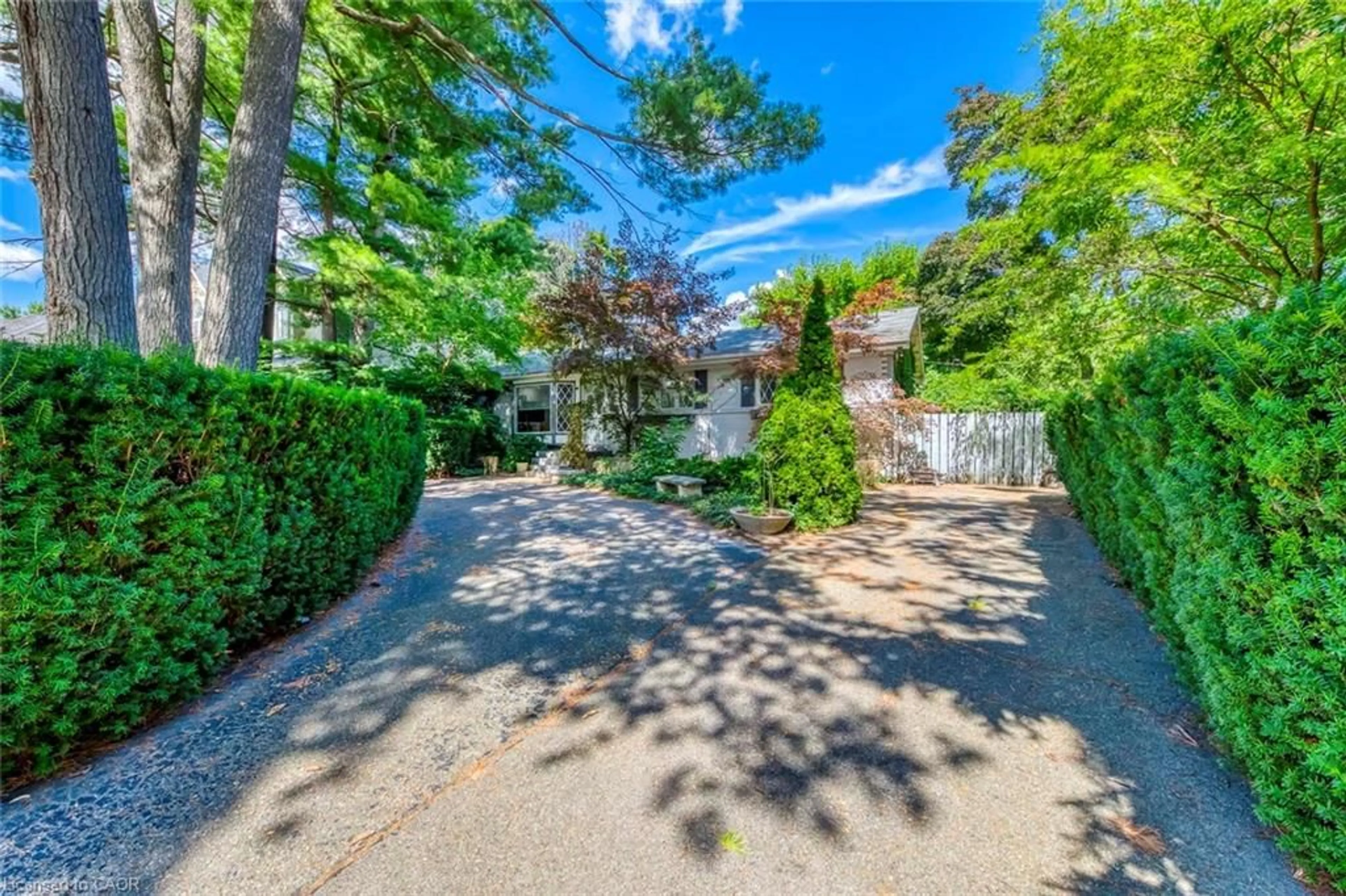 Patio, street for 463 Drummond Rd, Oakville Ontario L6J 4L7
