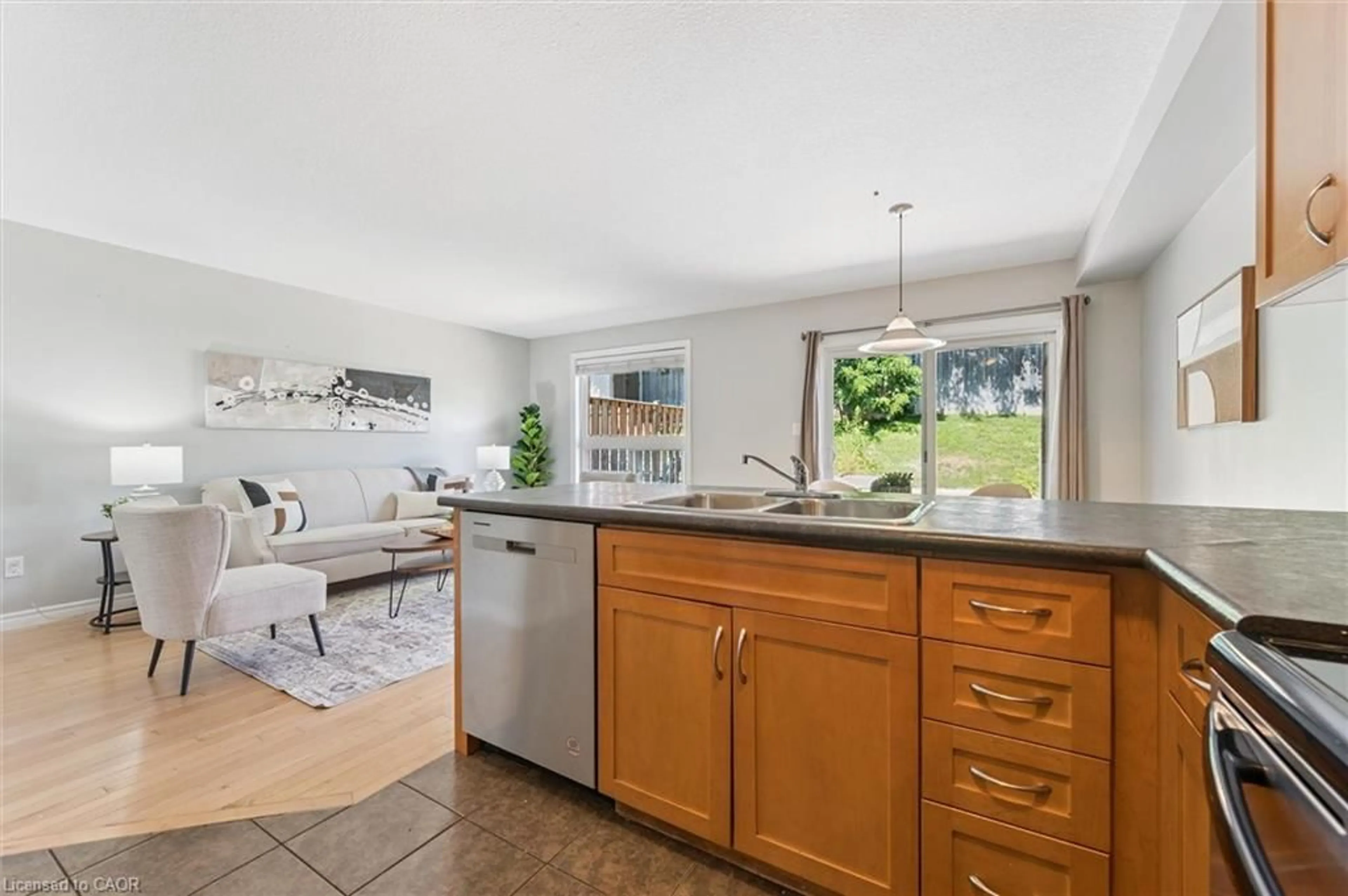Open concept kitchen, ceramic/tile floor for 158 Kemp Cres, Guelph Ontario N1E 0K1