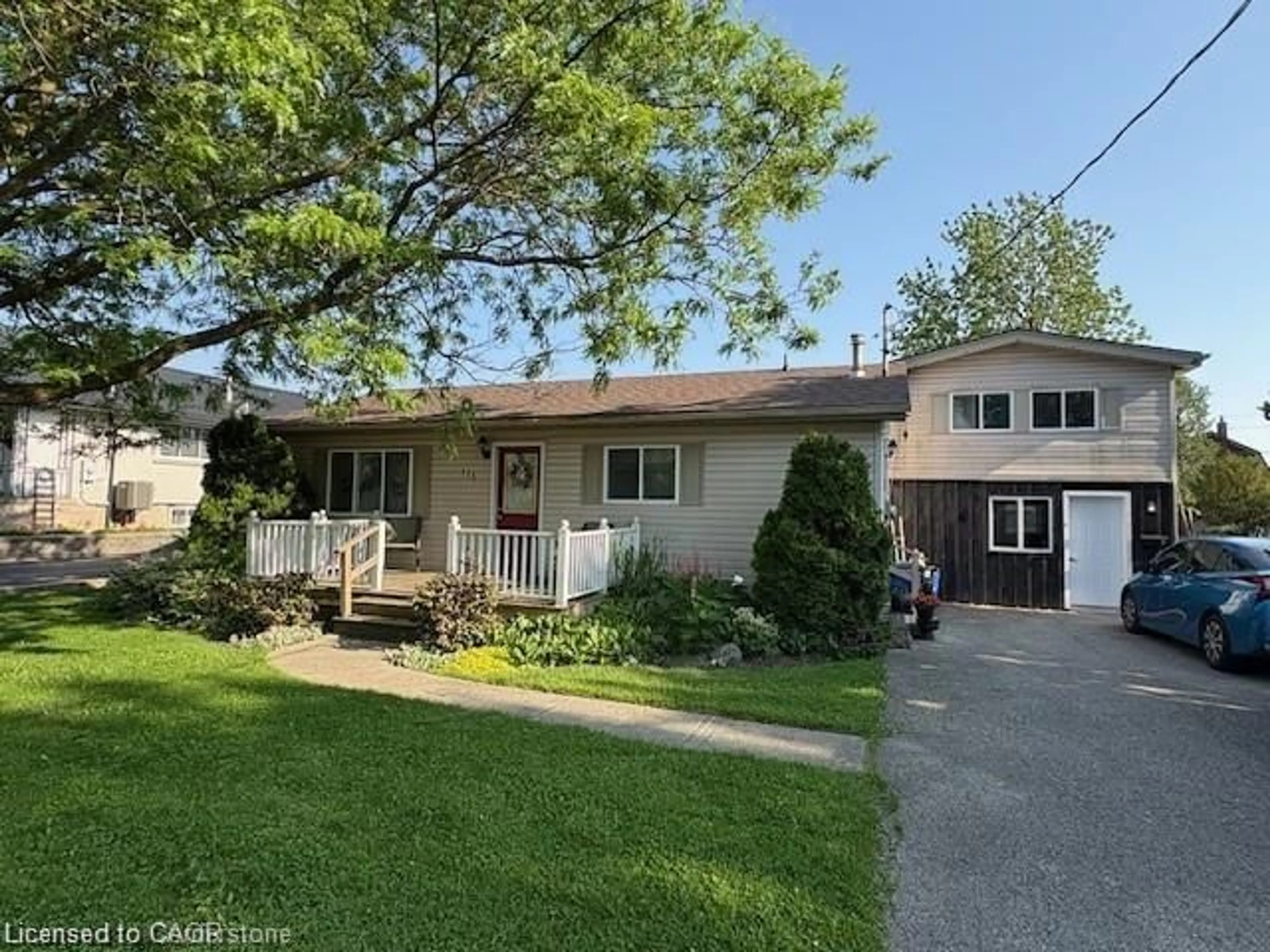 Home with vinyl exterior material, street for 175 Perth St, Stratford Ontario N5A 3Y3