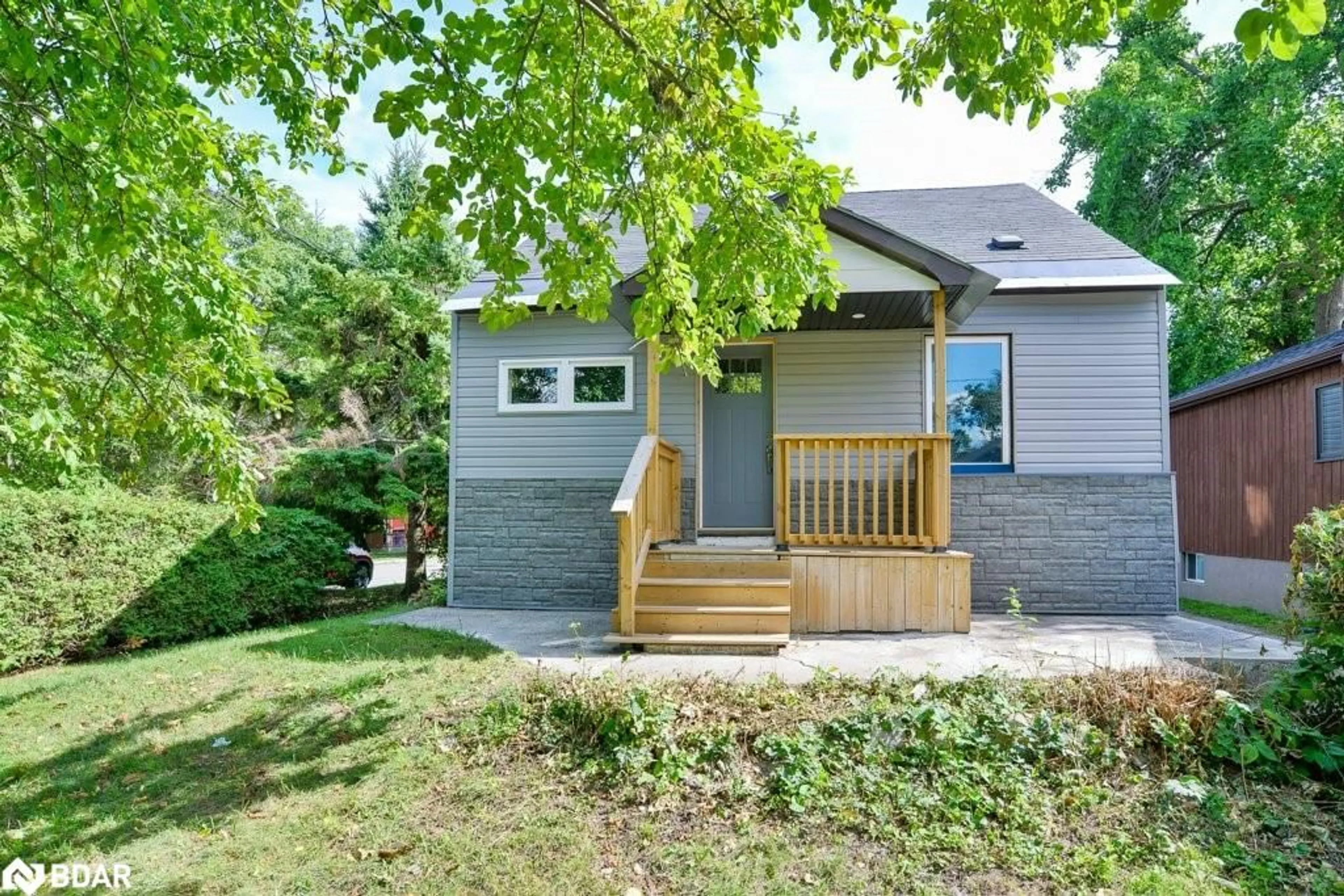 Unknown for 299 Mary St, Orillia Ontario L3V 3E9