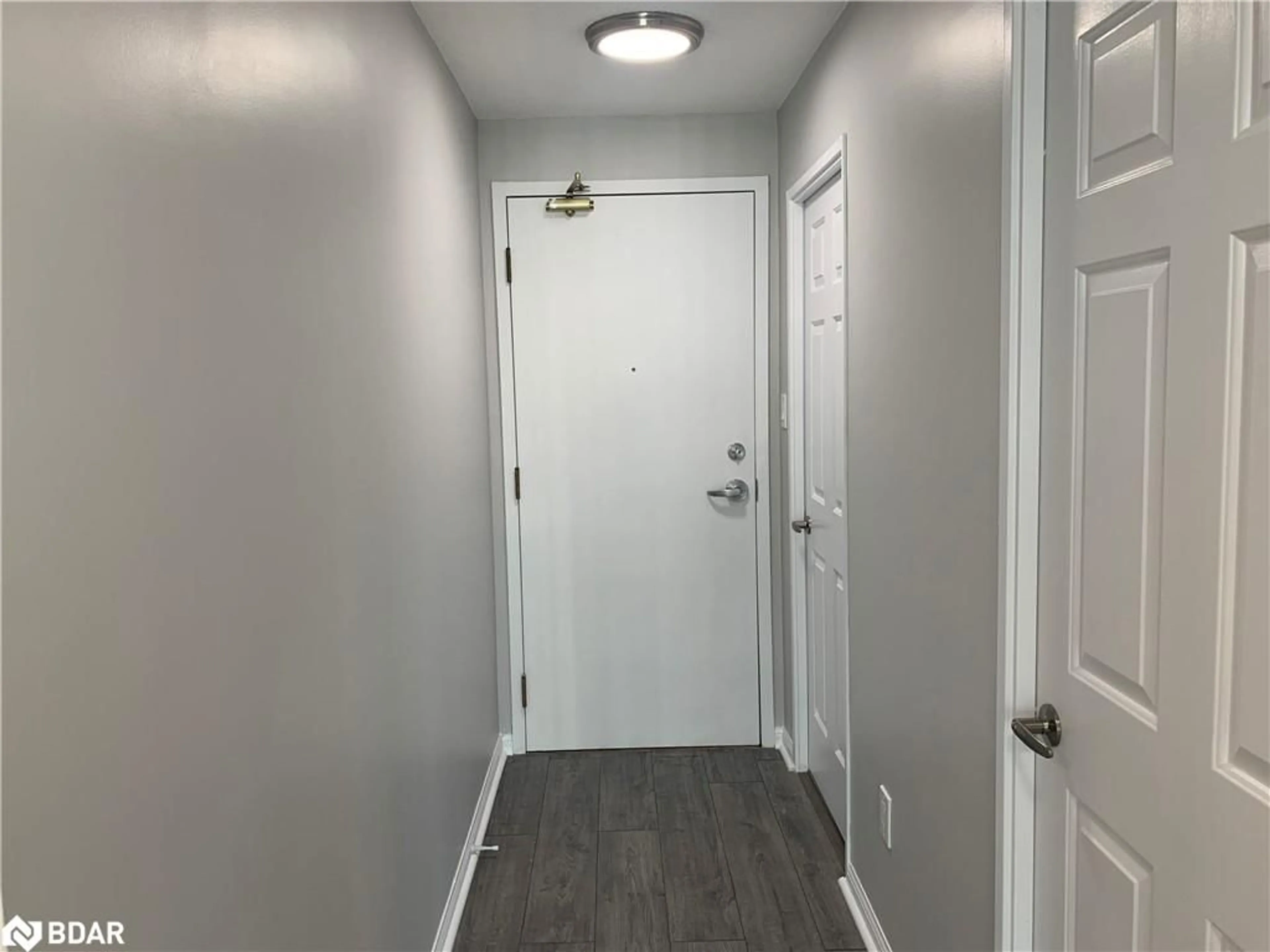 Indoor entryway for 101 Subway Cres #1414, Etobicoke Ontario M9B 6K4